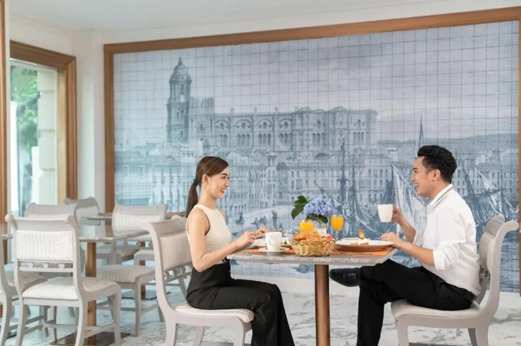 Restaurant/places to eat in Court Wing Hotel Sukhumvit Bangkok