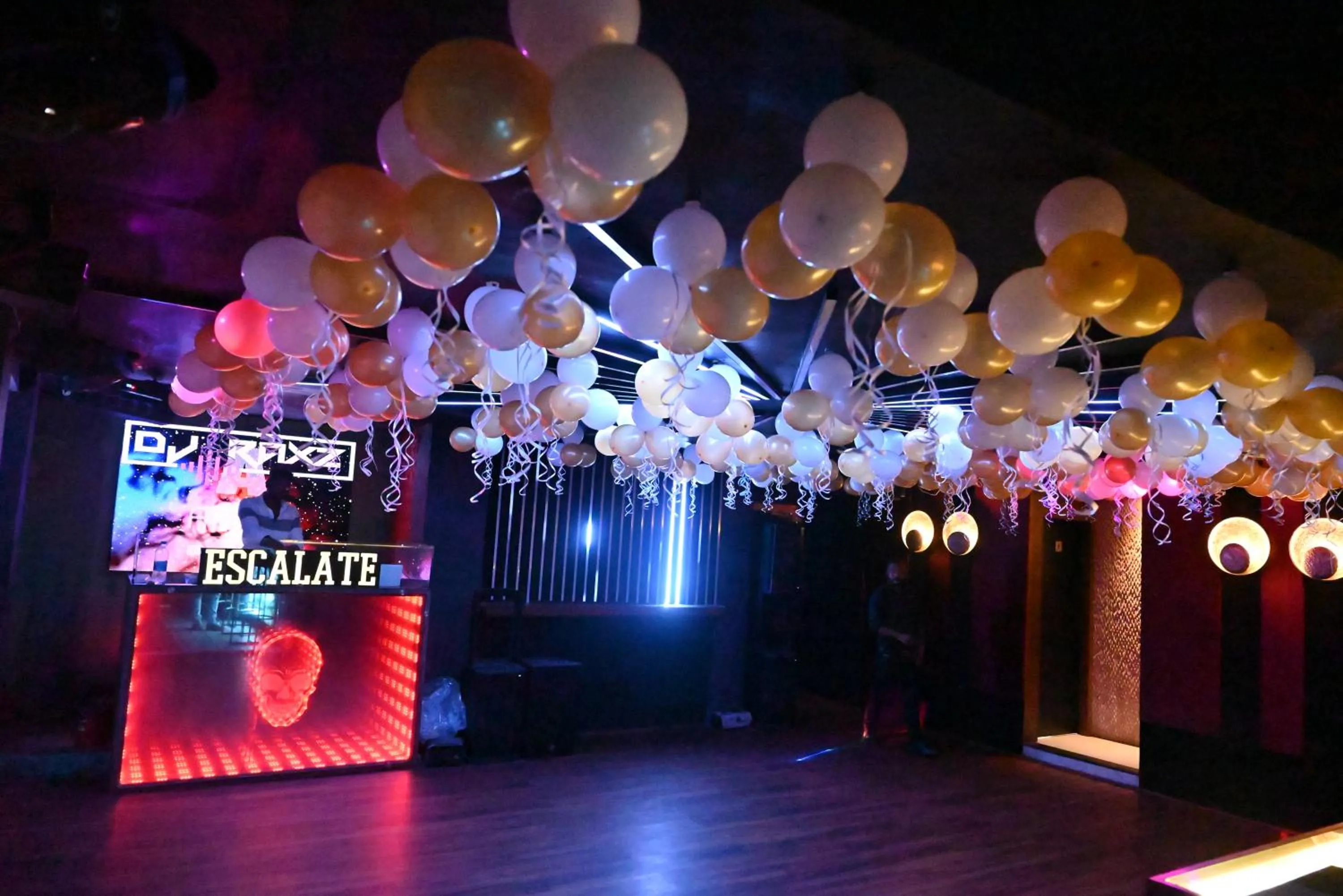 People in HOTEL SUN GREEN