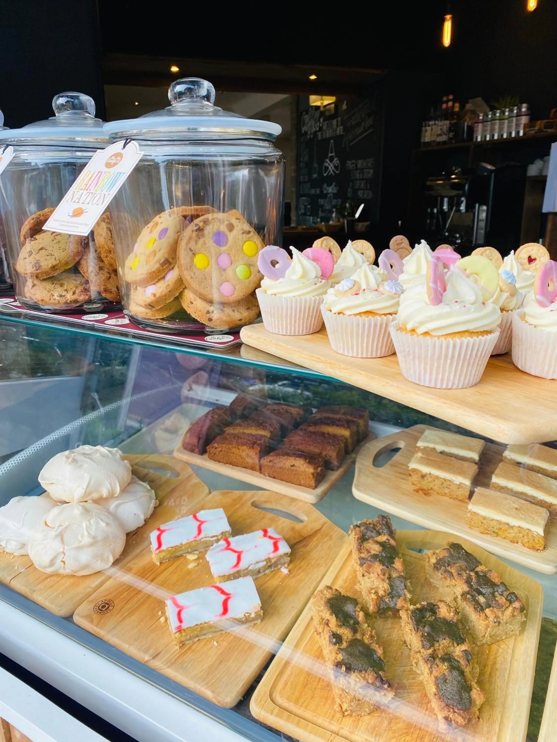 Food and drinks in Anchorage Hotel & Spa