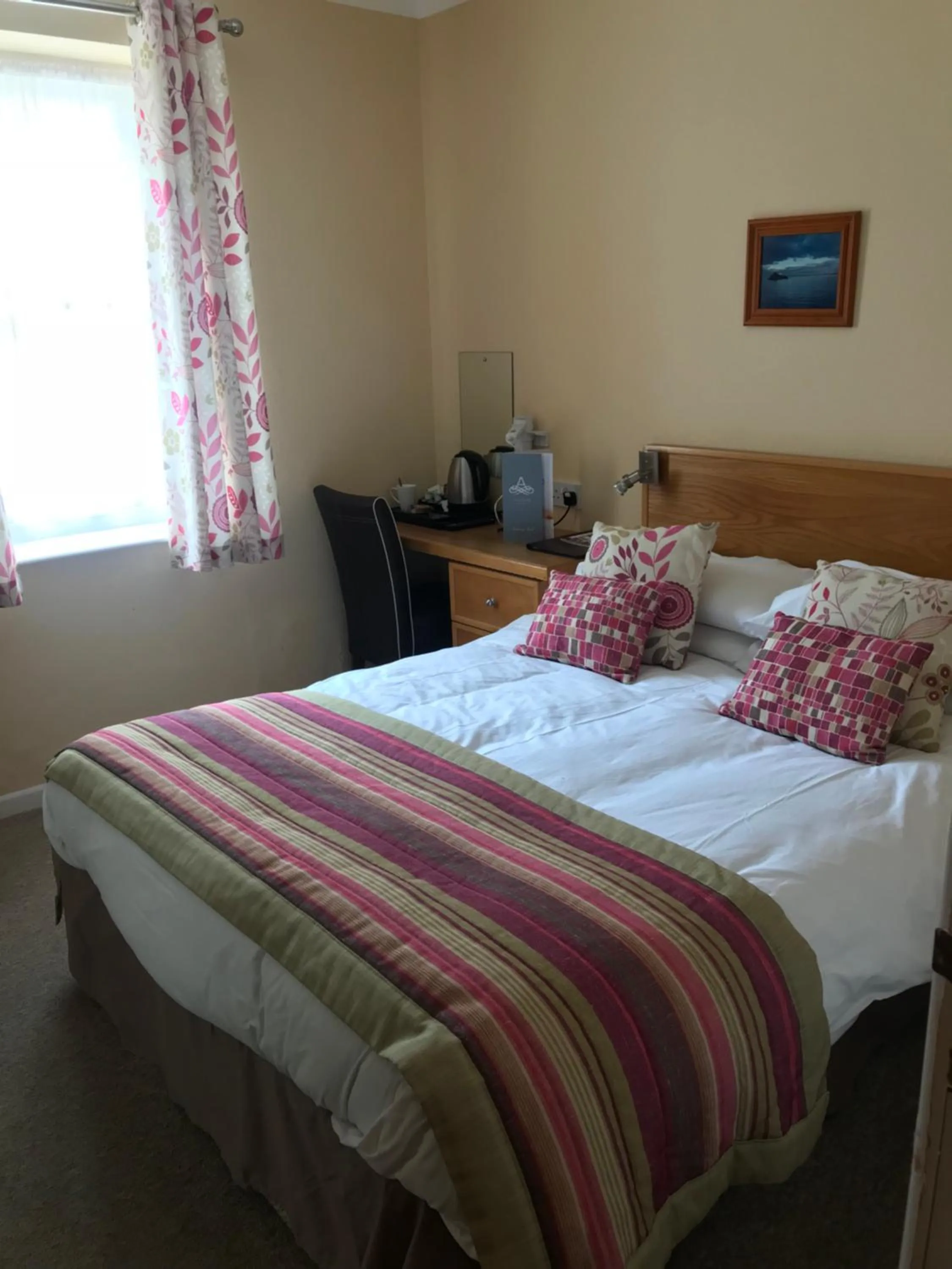 Bedroom, Bed in Anchorage Hotel & Spa