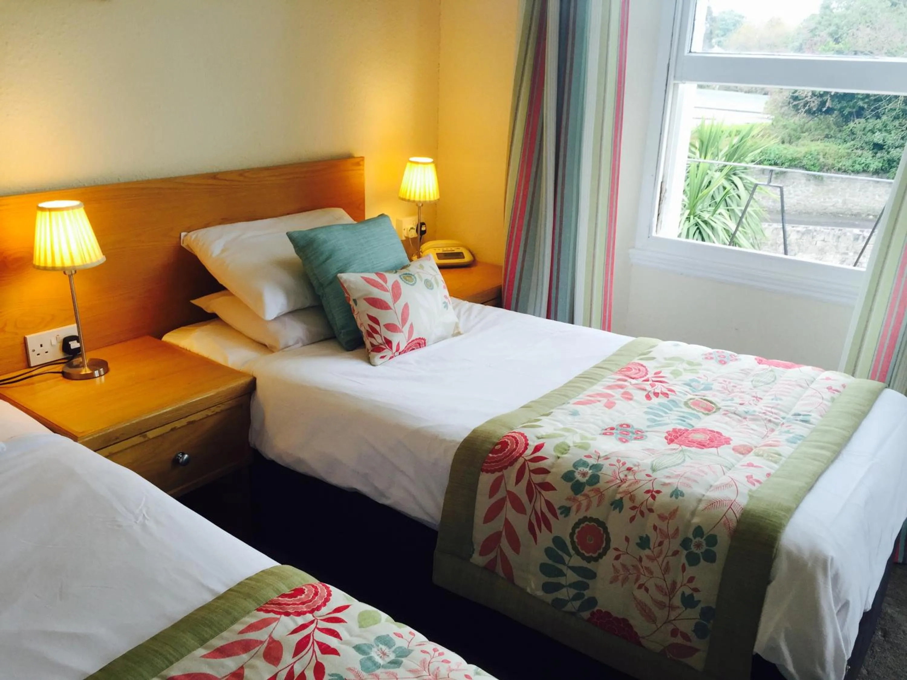 Property building, Bed in Anchorage Hotel & Spa