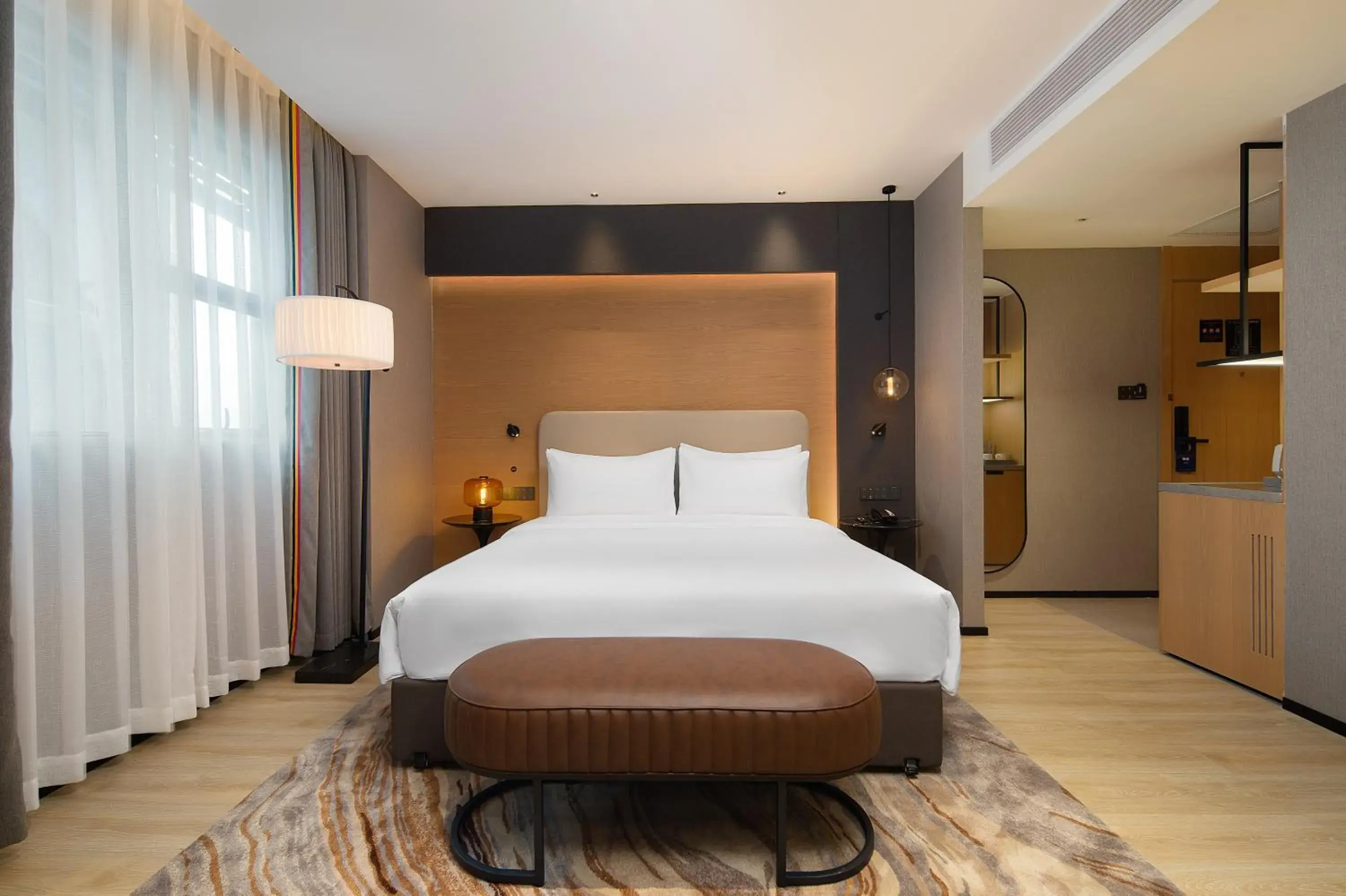 Bed in Langham Honor International Hotel Canton Fair Complex Branch - Free Shuttle to Canton Fair Complex During Canton Fair Period & Free Mini Bar Bed in Langham Honor International Hotel Canton Fair Complex Branch - Free Shuttle to Canton Fair Complex During Canton Fair Period & Free Mini Bar