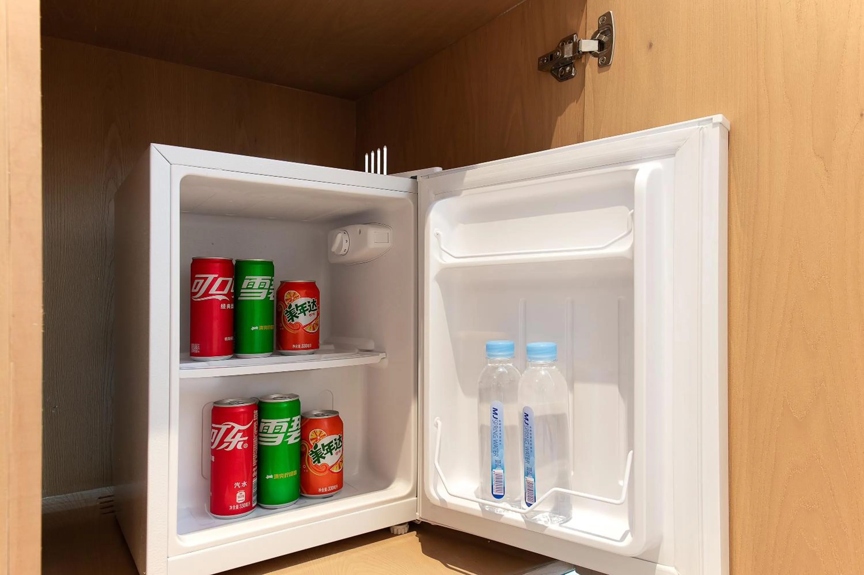 minibar in Langham Honor International Hotel Canton Fair Complex Branch - Free Shuttle to Canton Fair Complex During Canton Fair Period & Free Mini Bar