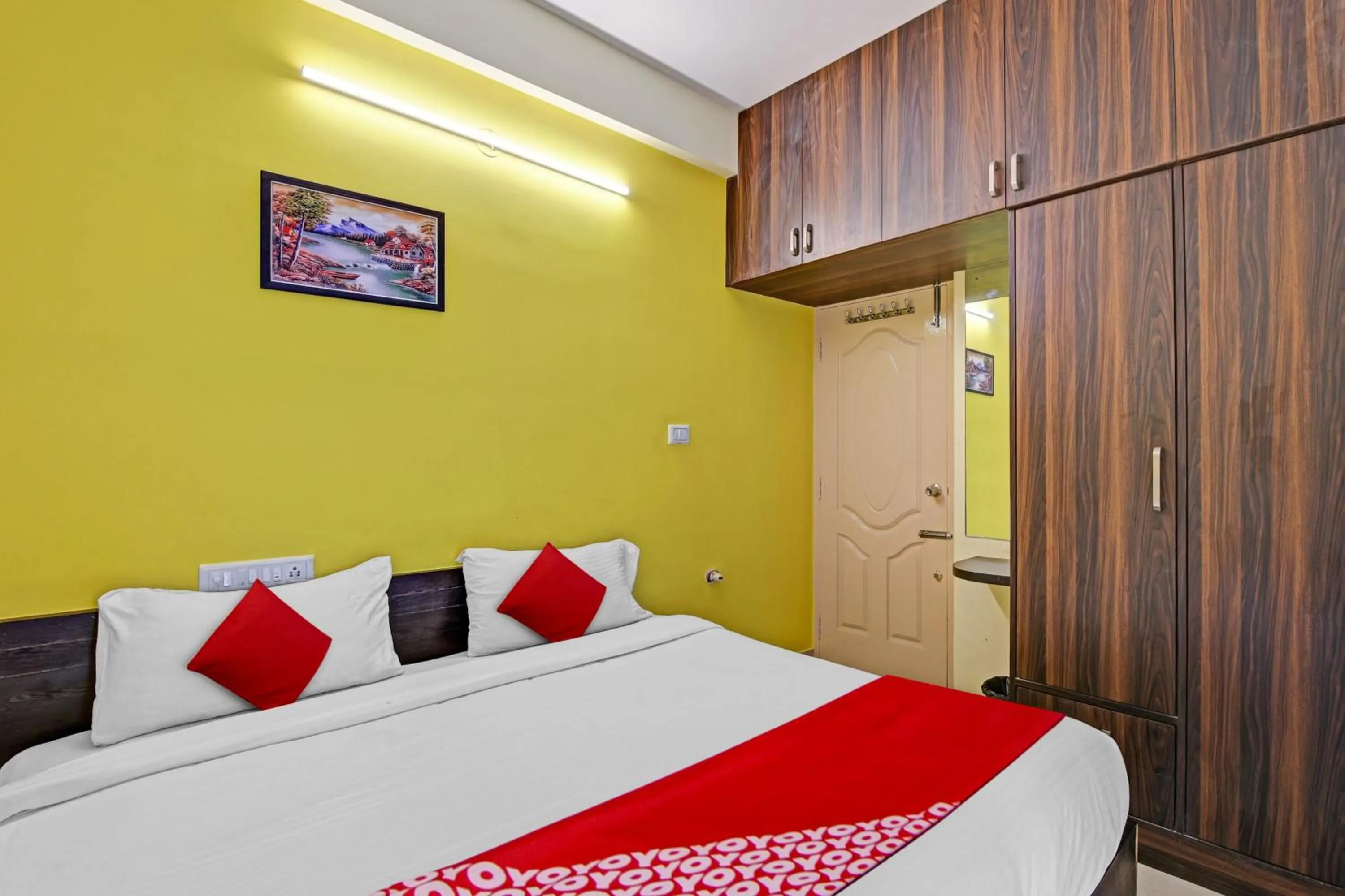 Bedroom, Bed in Hotel O Metro Inn Manyata