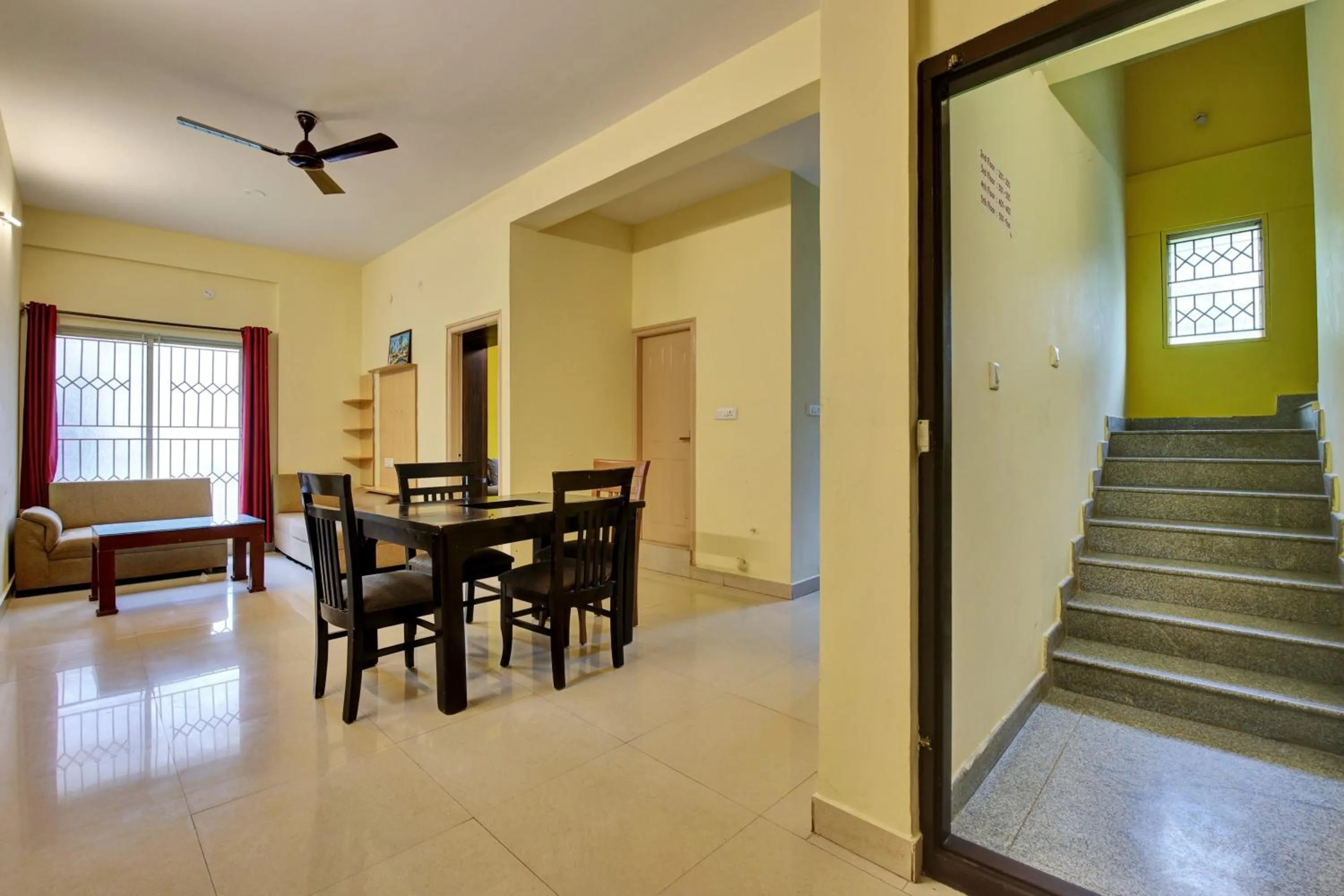 Dining area in Hotel O Metro Inn Manyata
