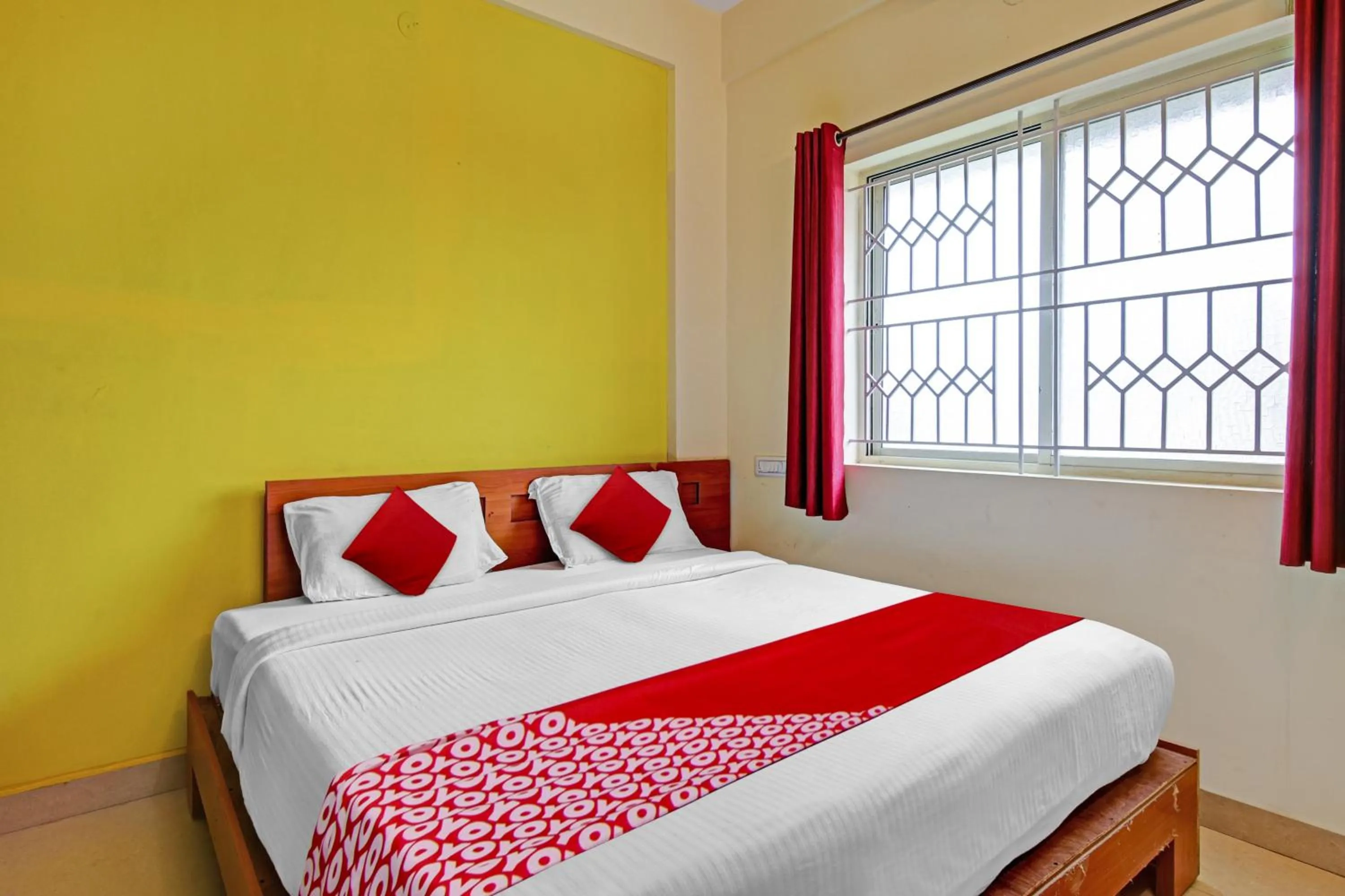 Bathroom, Bed in Hotel O Metro Inn Manyata