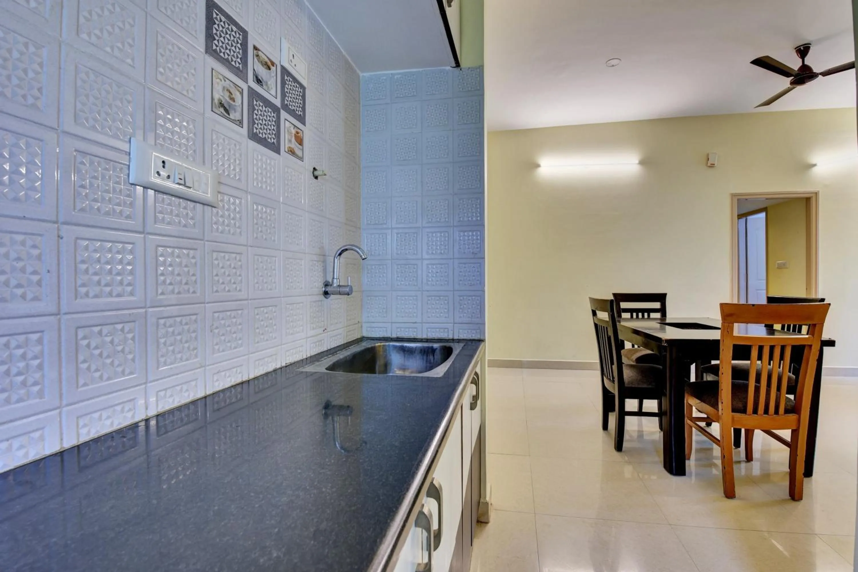 Dining area in Hotel O Metro Inn Manyata