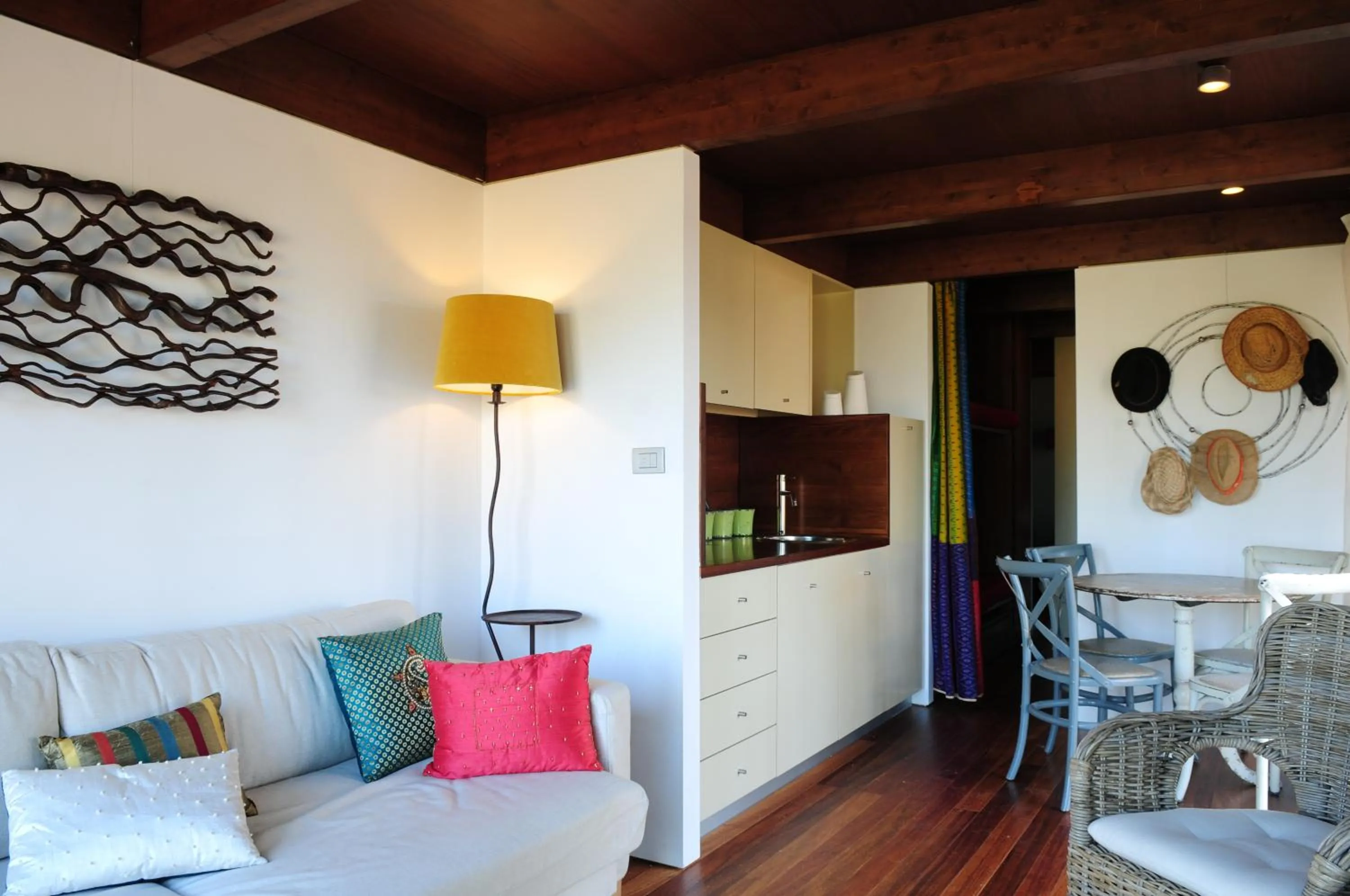 Kitchen or kitchenette in Cocoon Eco Design Lodges