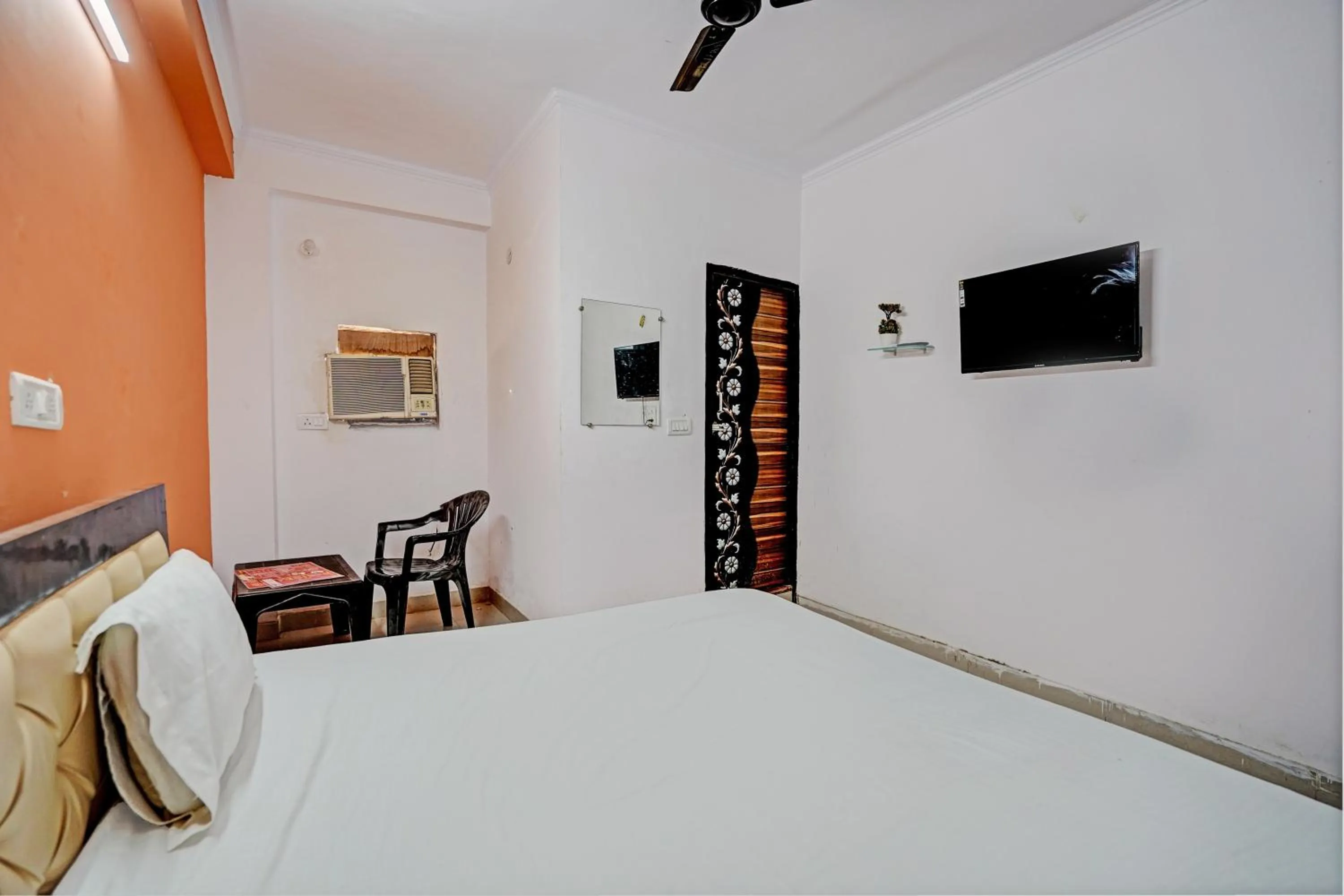 Bedroom in Hotel O Krishna Residency