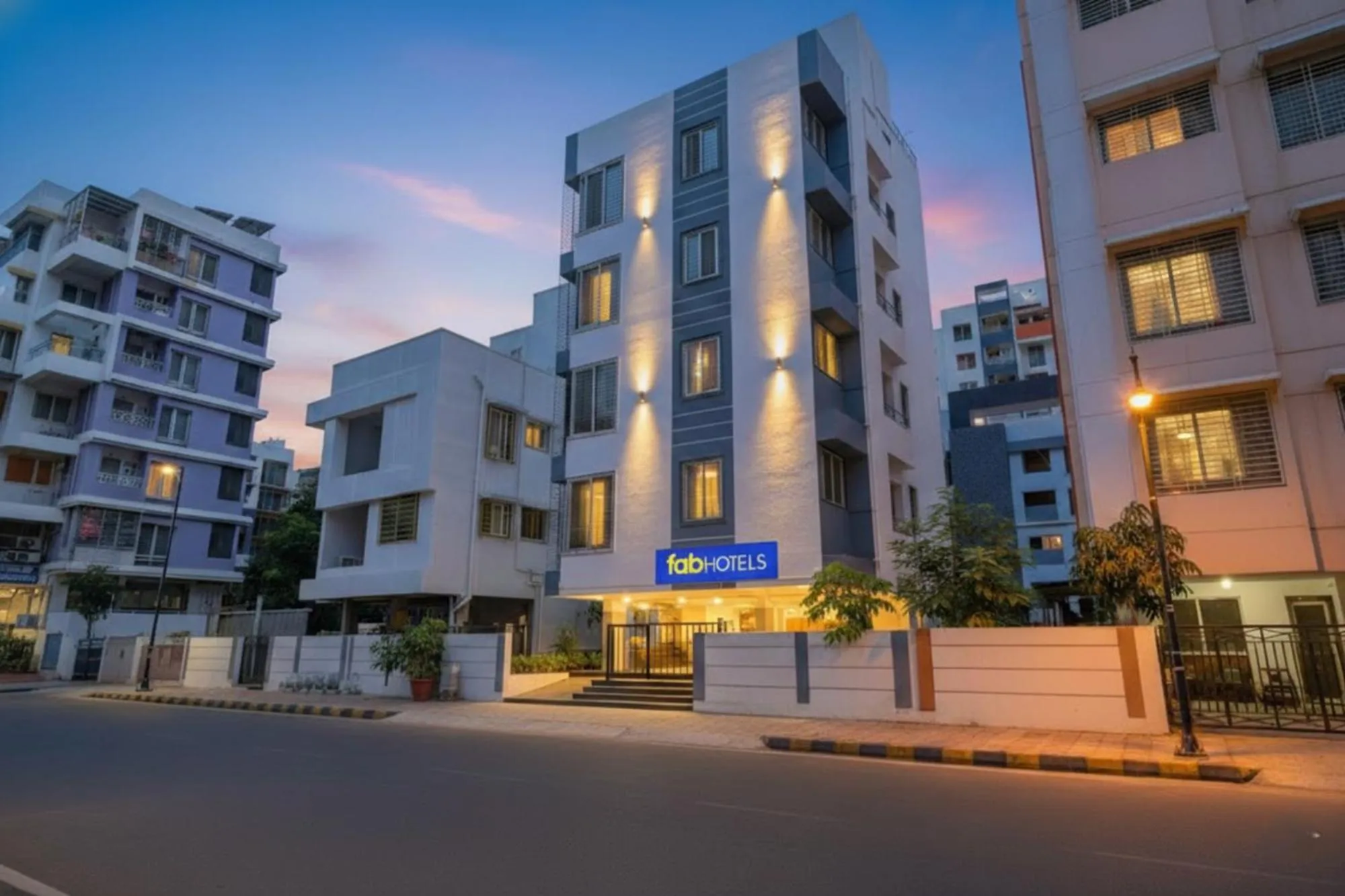 Facade/entrance in Via Skyline I - Nr Baner Hill