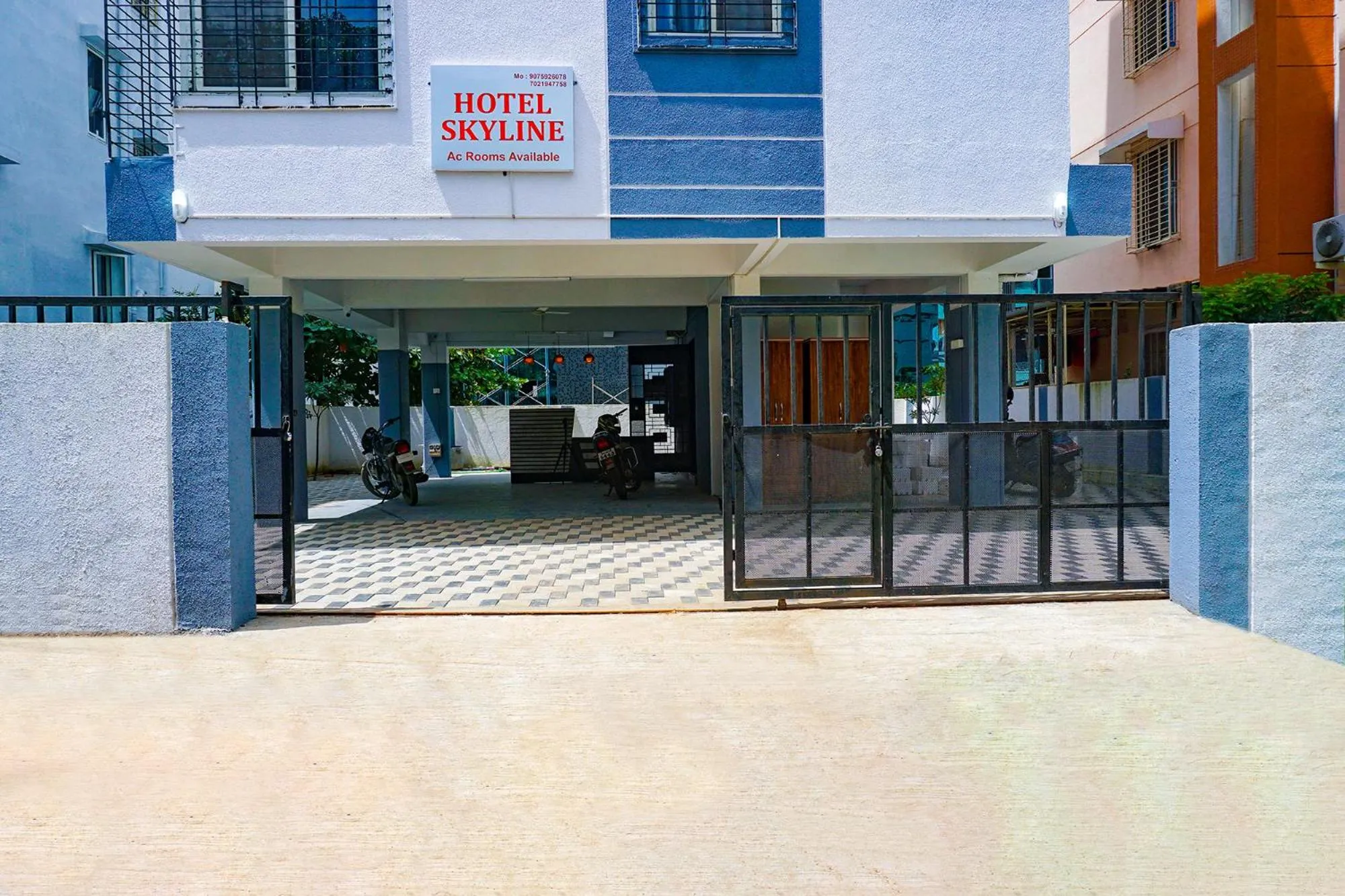 Facade/entrance in Via Skyline I - Nr Baner Hill