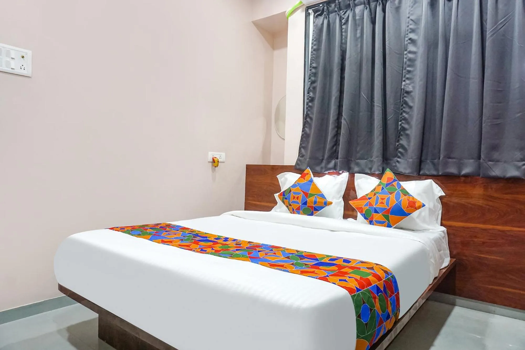 Bed in Via Skyline I - Nr Baner Hill