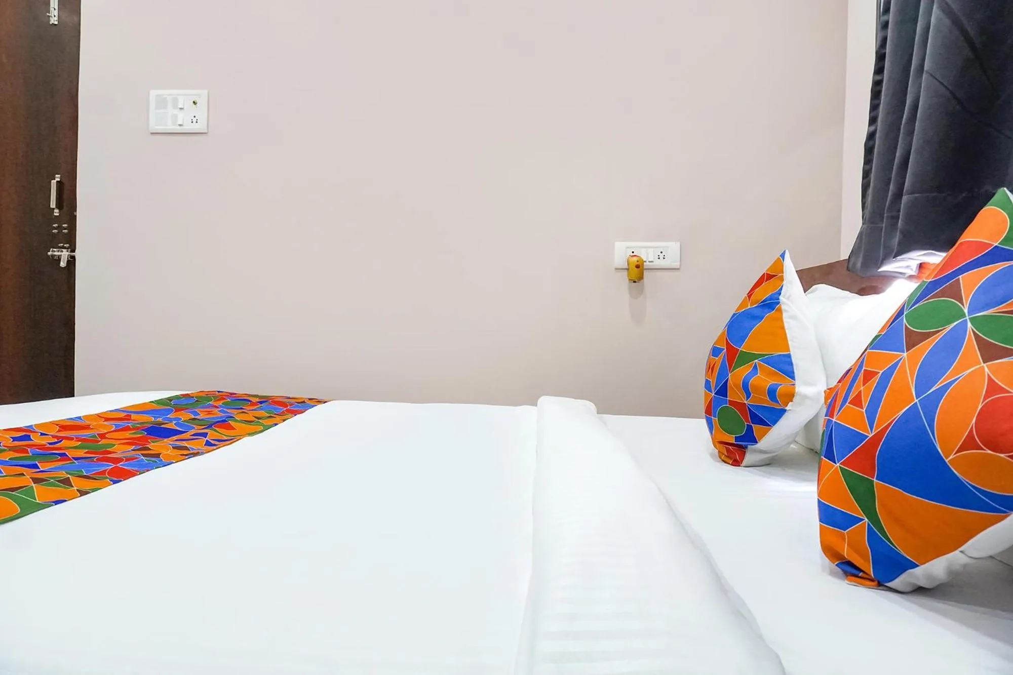 Bed in Via Skyline I - Nr Baner Hill