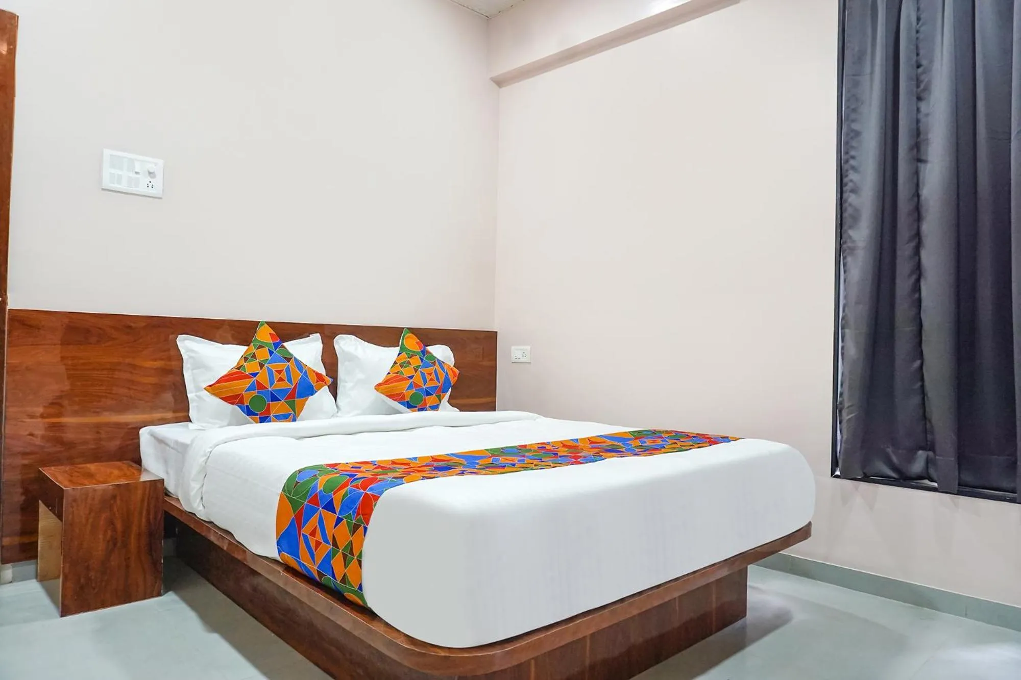 Bed in Via Skyline I - Nr Baner Hill