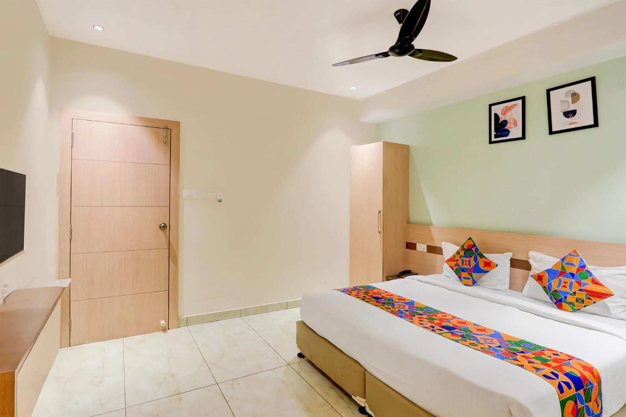 Bed in FabHotel Silver Cloud