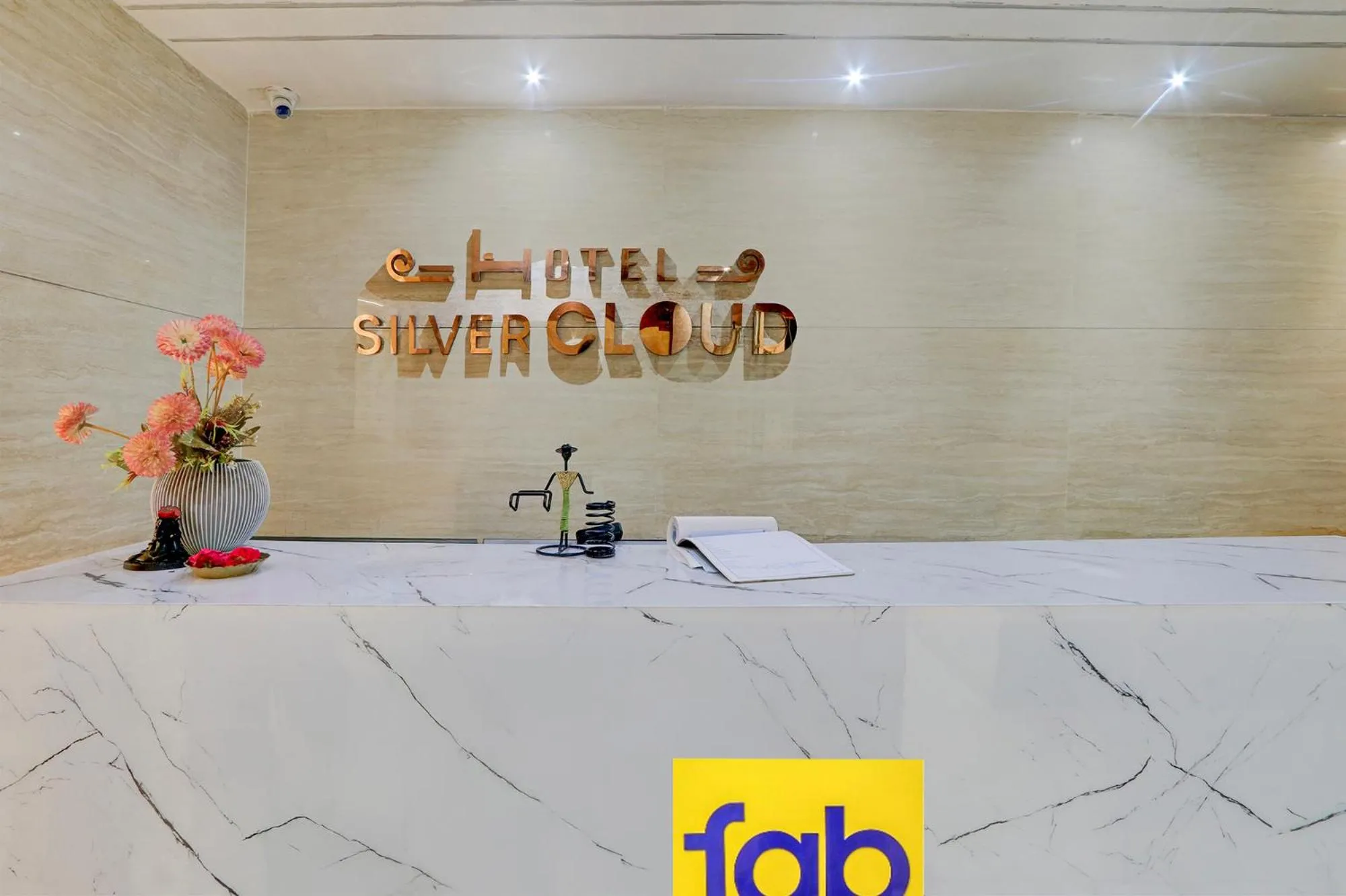 Lobby or reception in FabHotel Silver Cloud