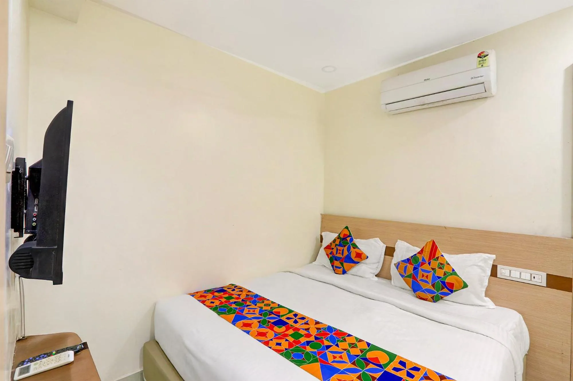 Bed in FabHotel Silver Cloud
