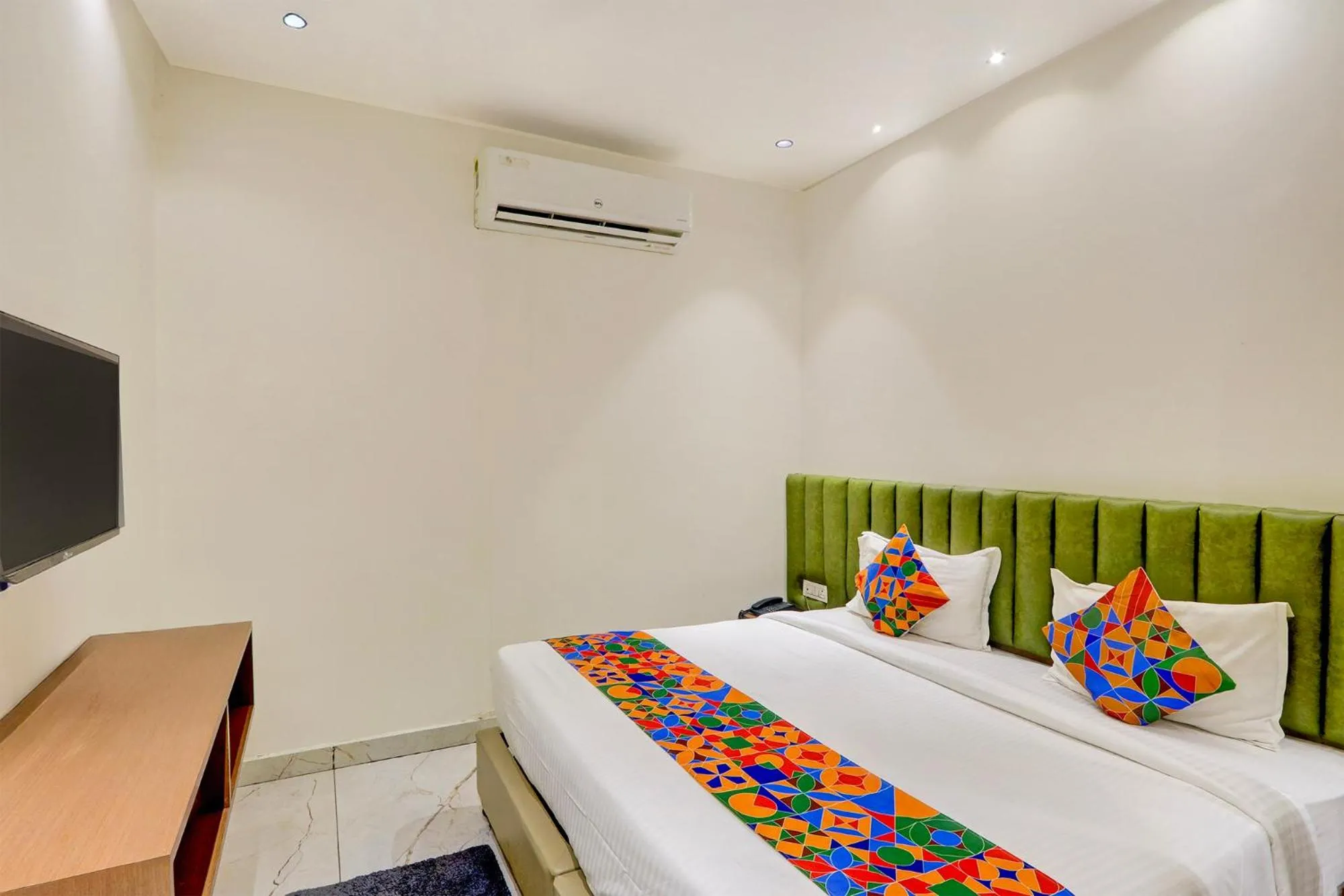 Bed in FabHotel Silver Cloud