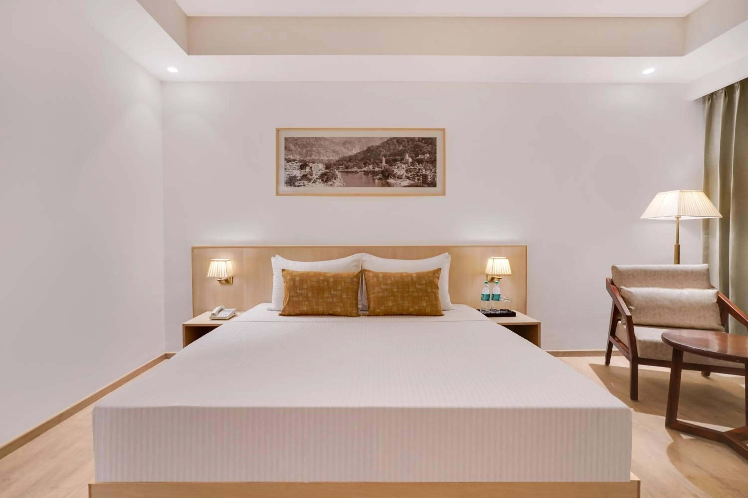 Bedroom, Bed in Lemon Tree Hotel, Haridwar