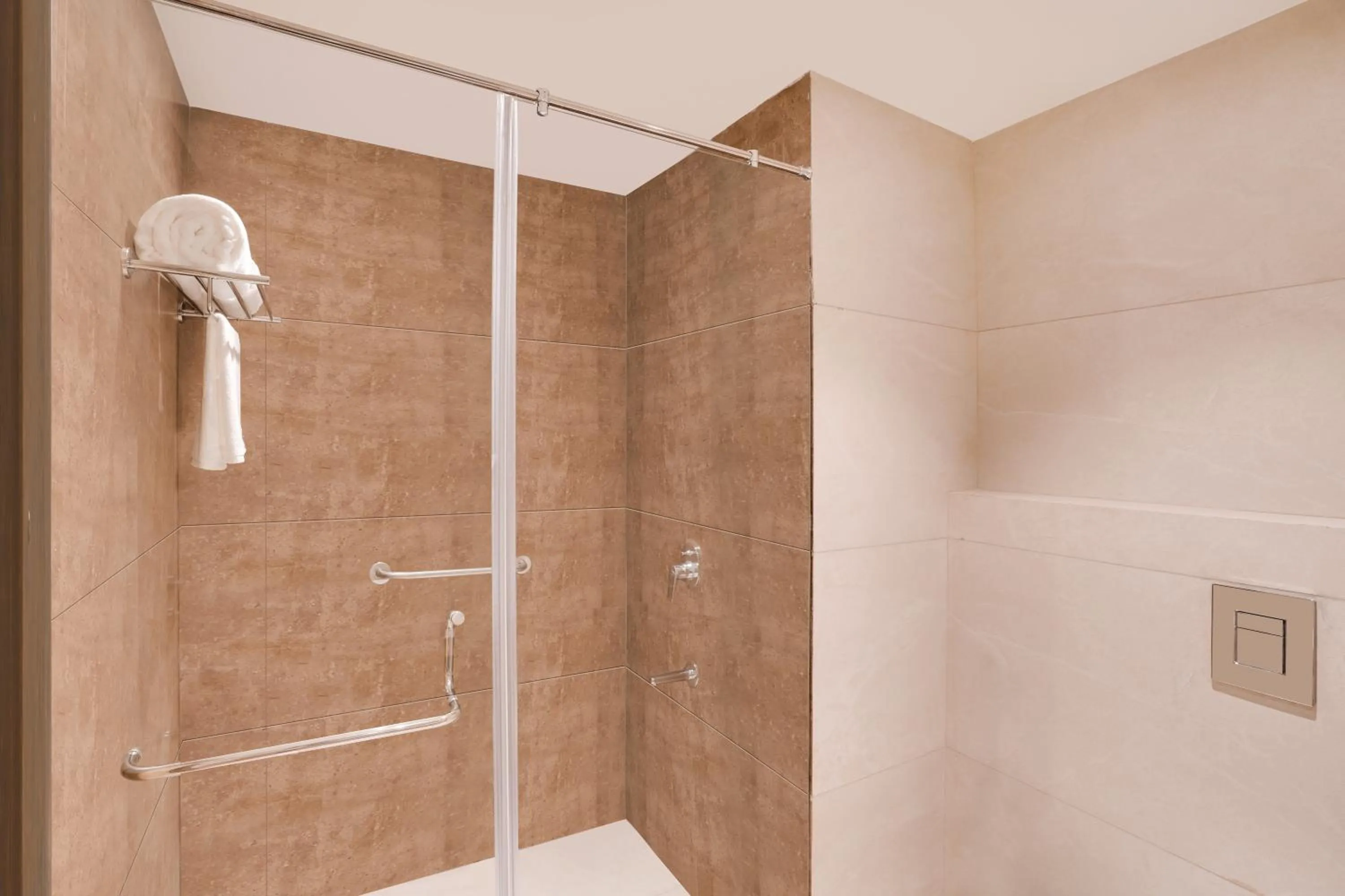 Bathroom in Lemon Tree Hotel, Haridwar