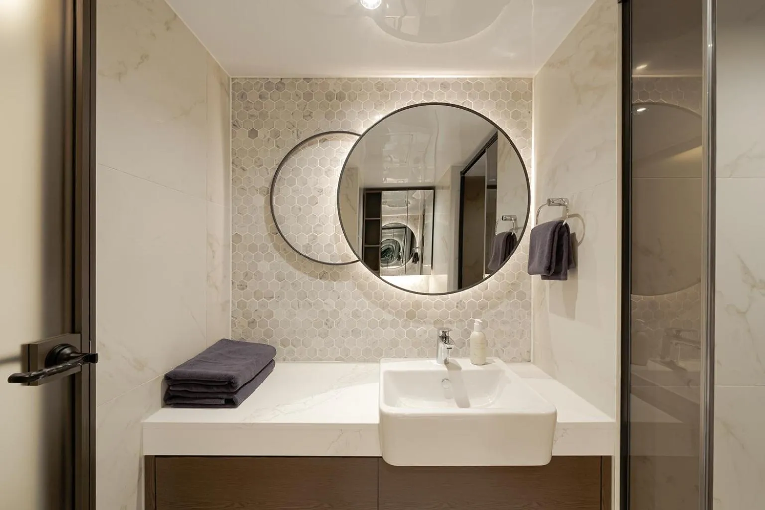 Bathroom in Le Collective Gangnam SAC Roium