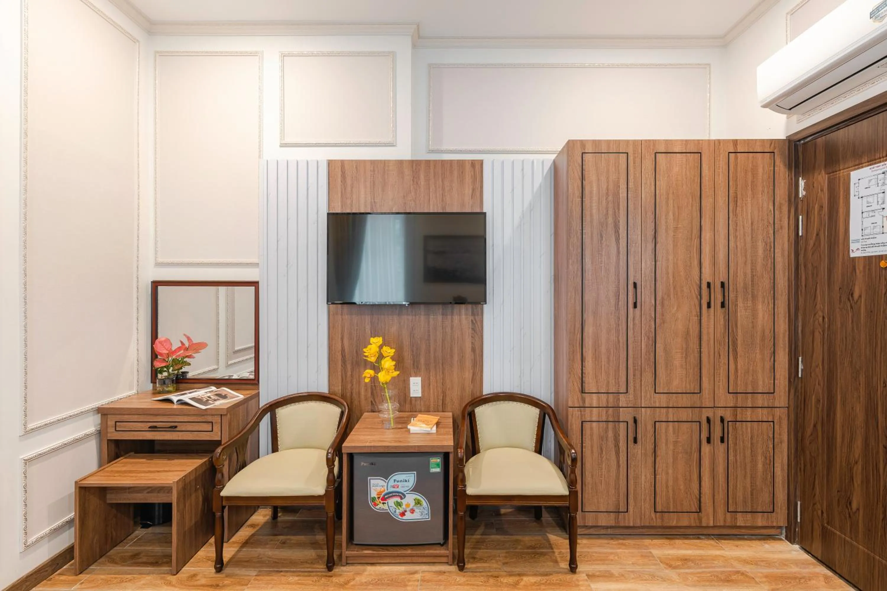 TV and multimedia in PINE VIEW Hotel Dalat