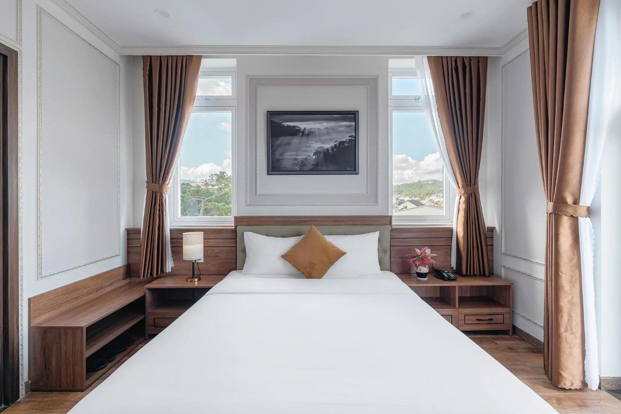 Bed in PINE VIEW Hotel Dalat