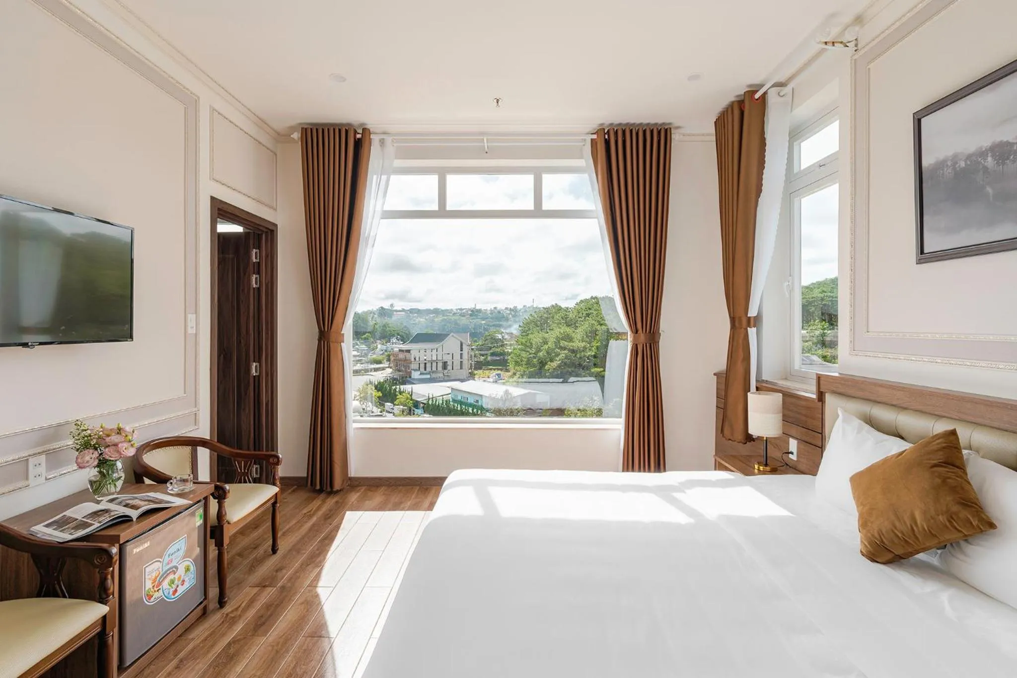 Bed in PINE VIEW Hotel Dalat