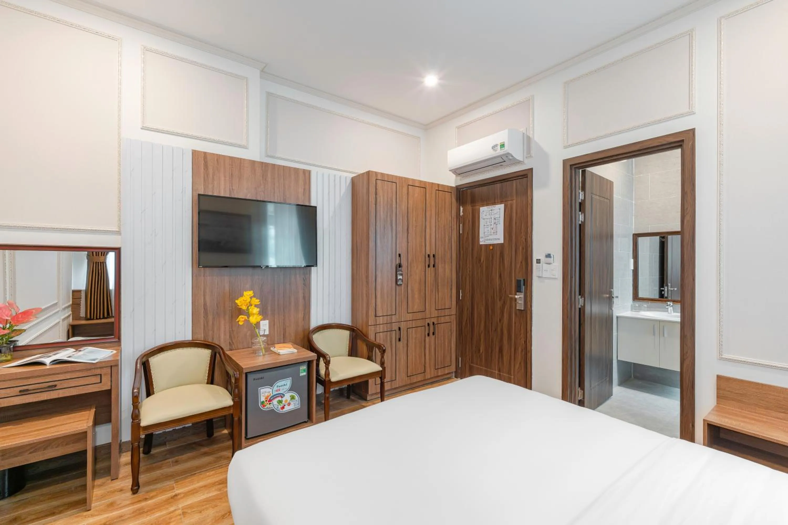 TV and multimedia, Bed in PINE VIEW Hotel Dalat