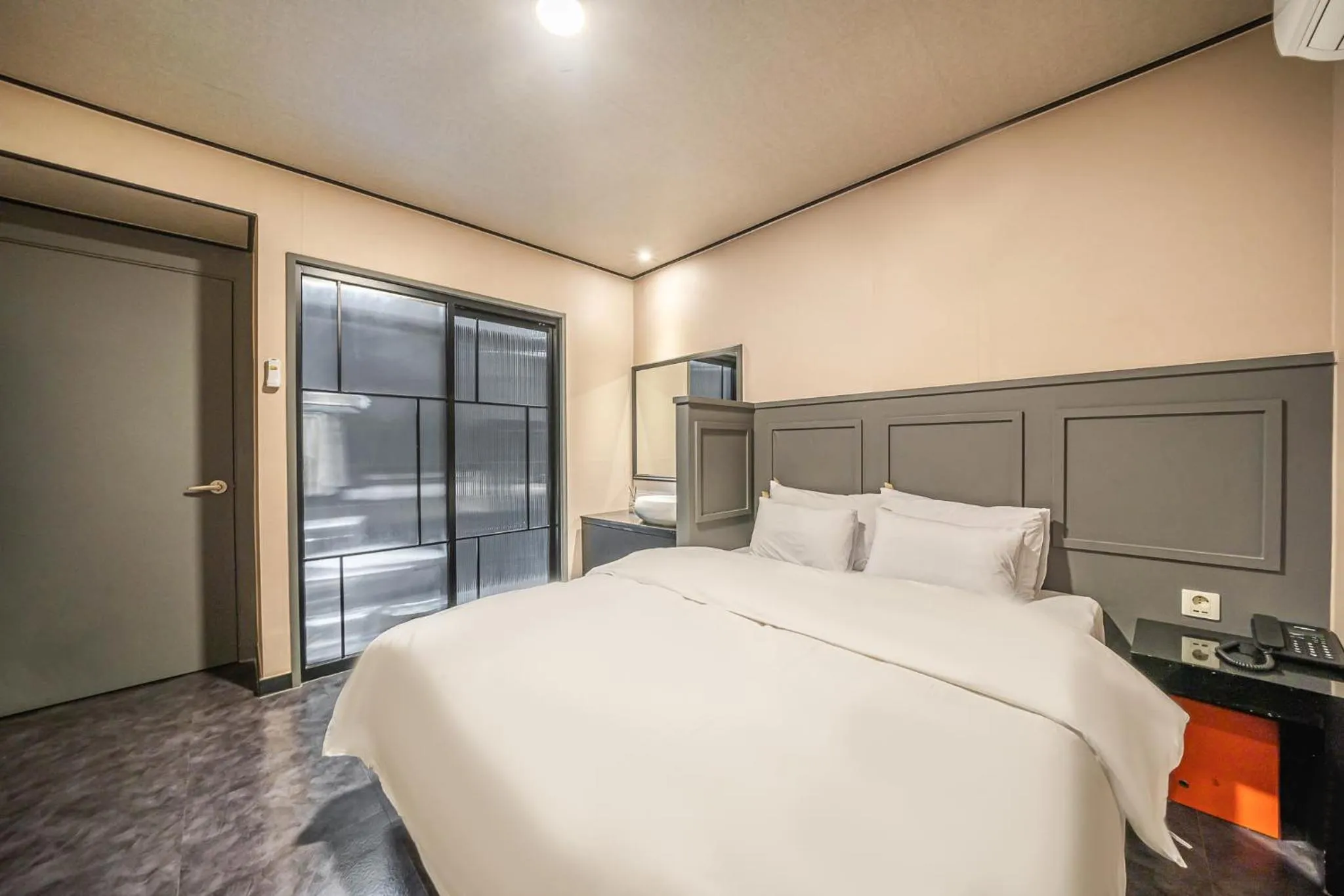 Bed in HOTEL STAY AYANA DAEJEON