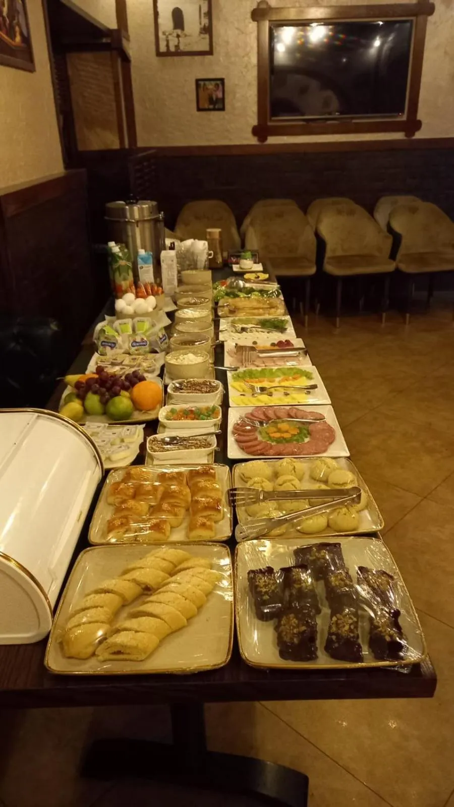 Food and drinks in Du Port Boutique Hotel