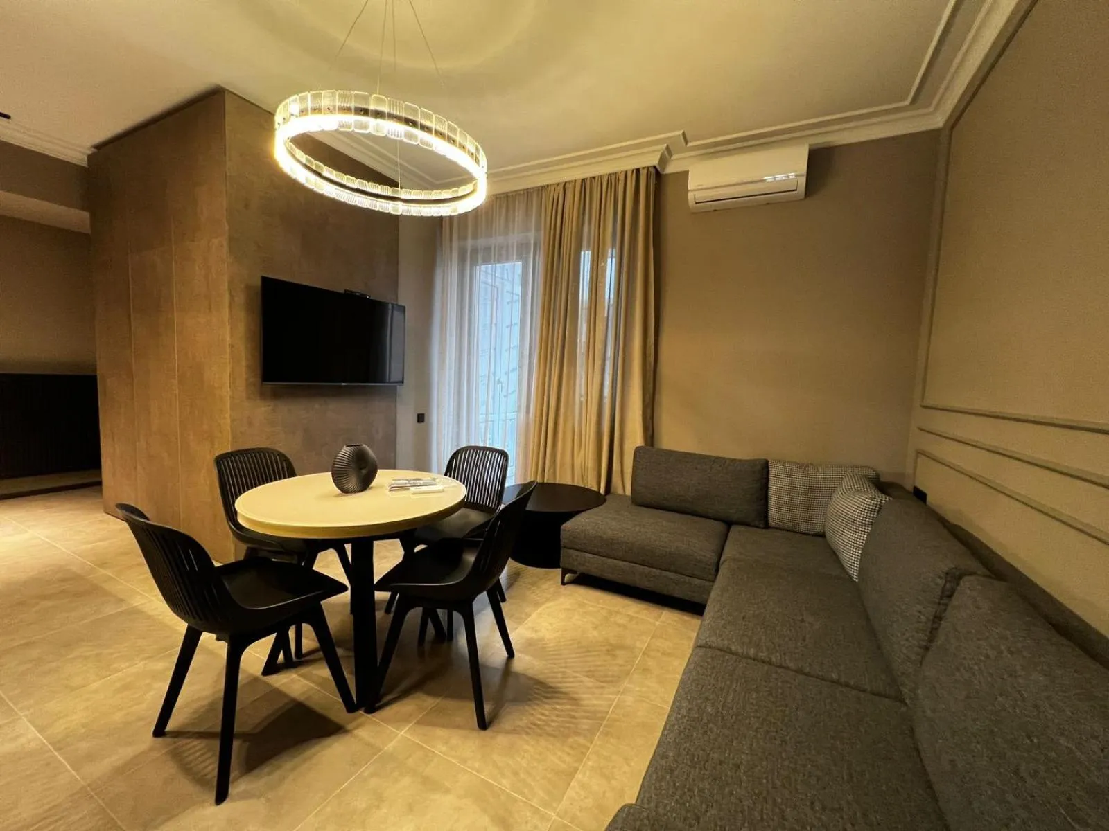 TV and multimedia in Apart leitmotif