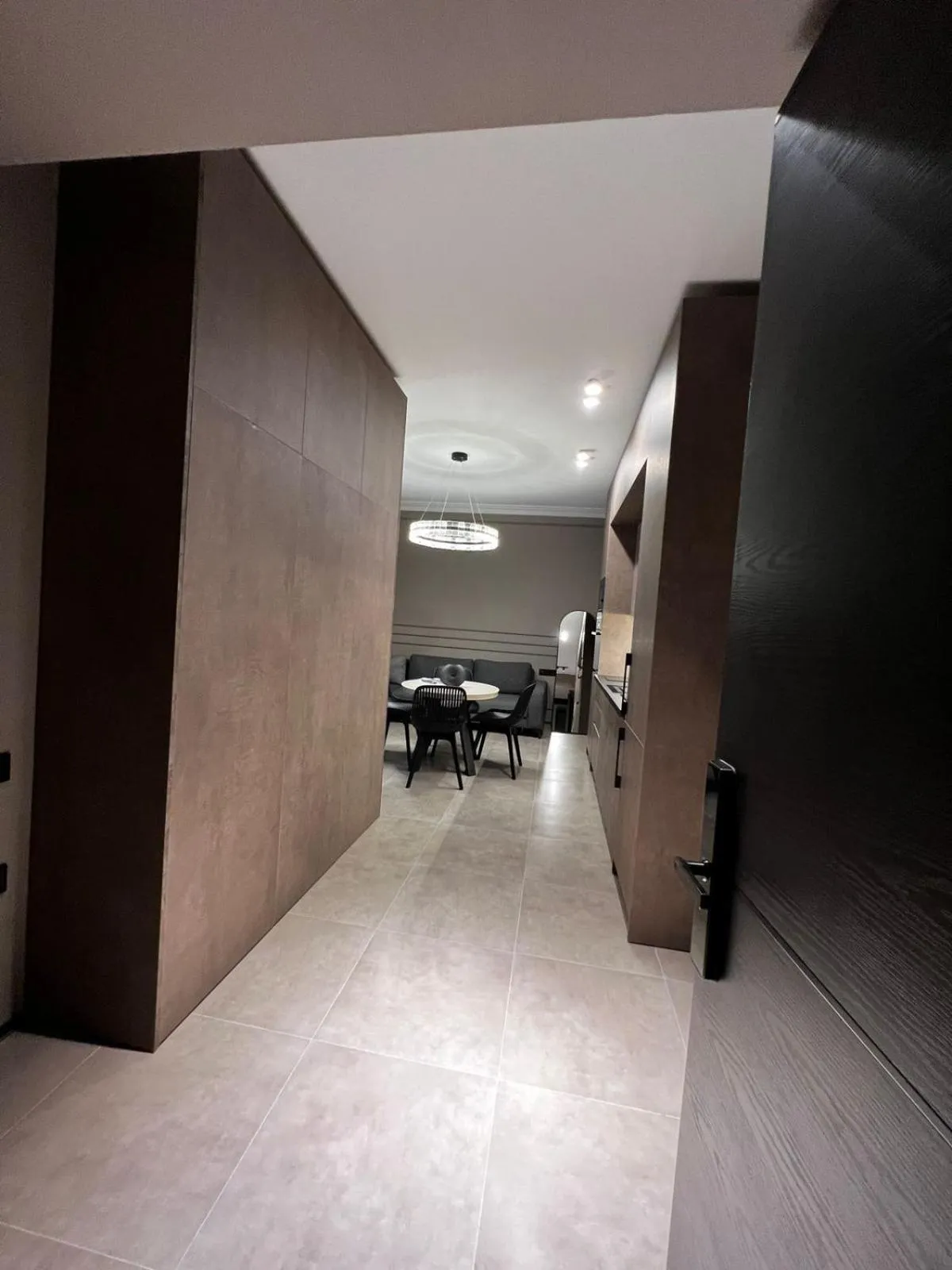 Property building in Apart leitmotif