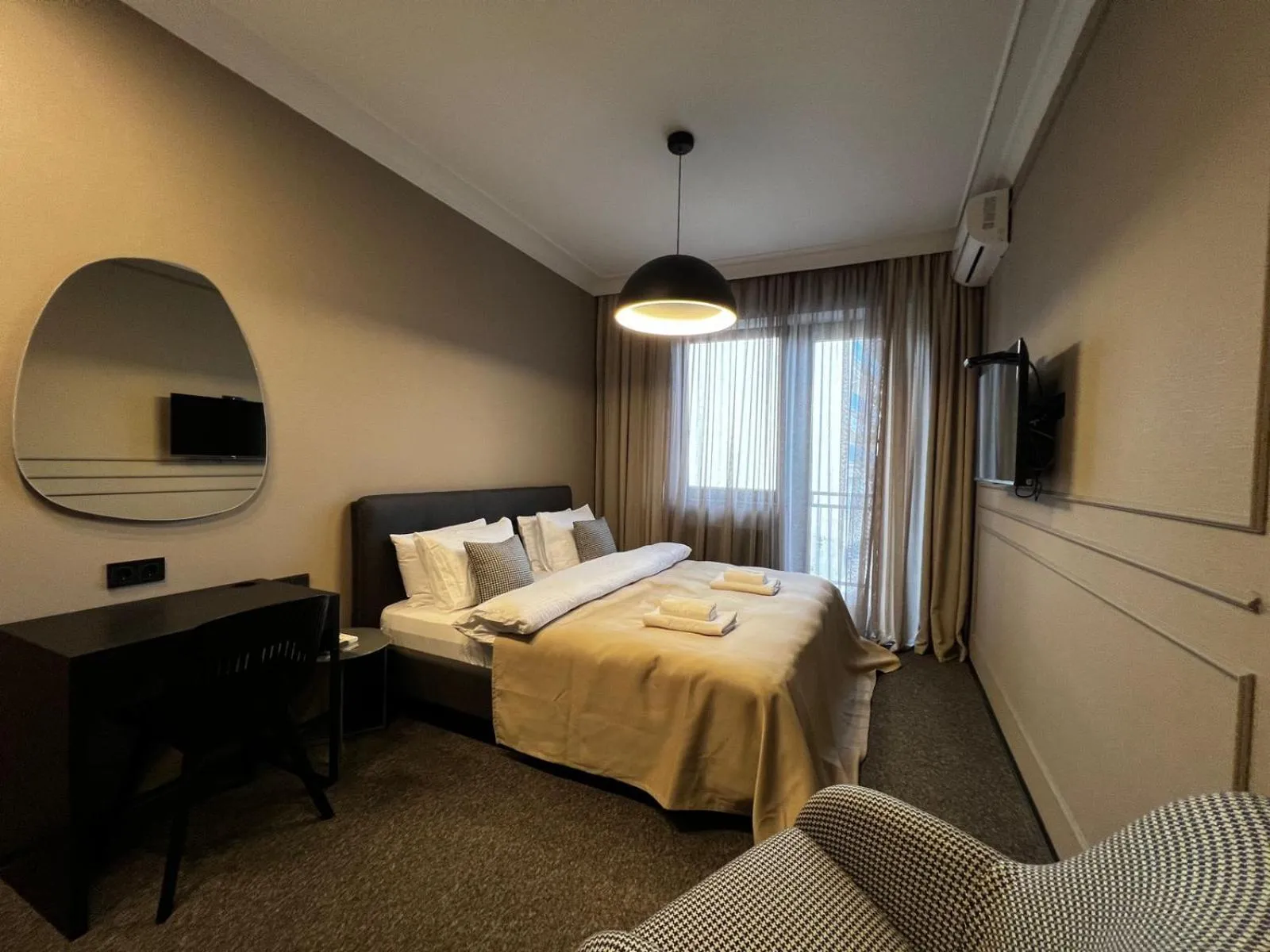 Photo of the whole room, Bed in Apart leitmotif