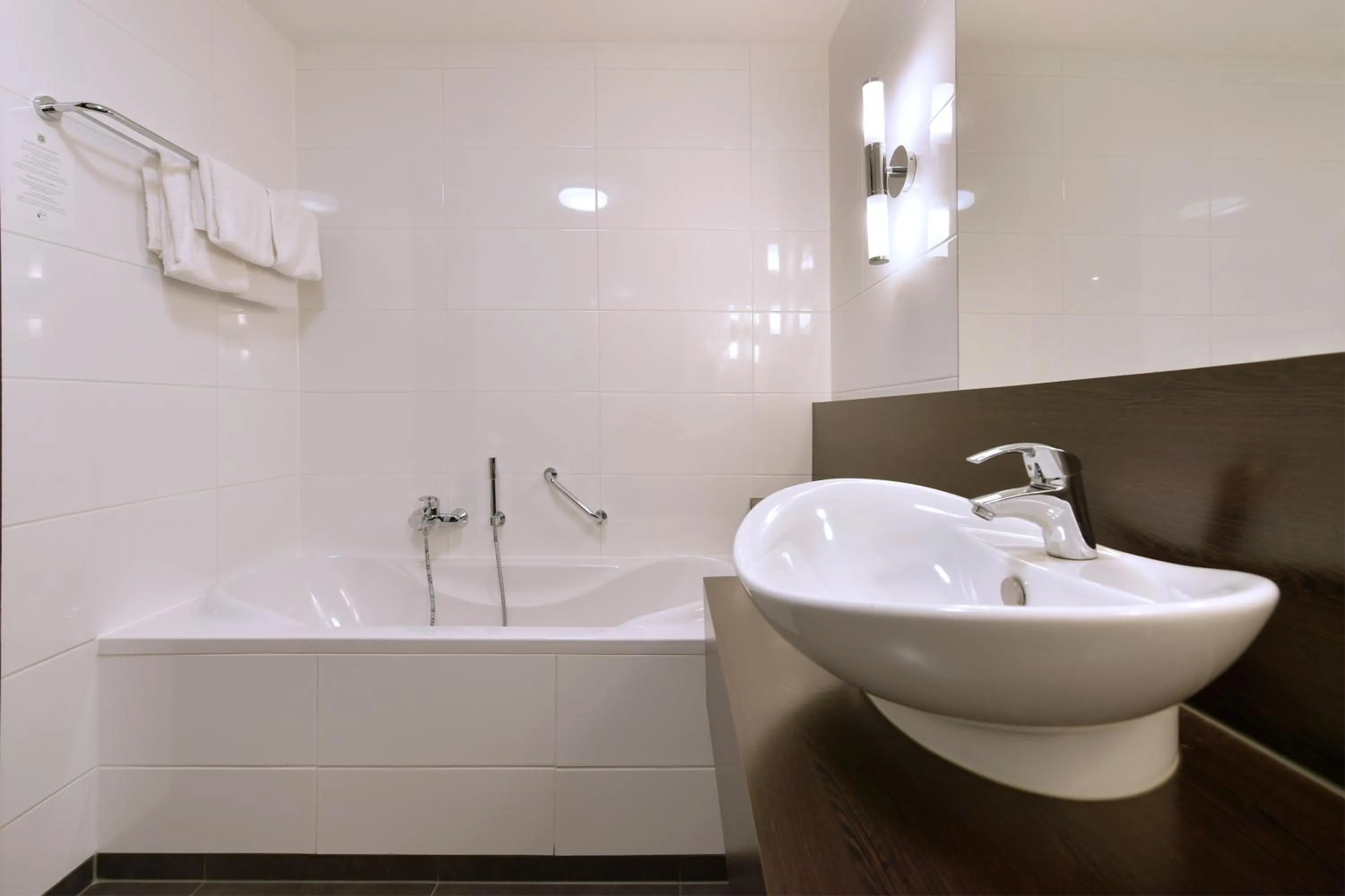 Bathroom in Van der Valk Hotel Sassenheim - Leiden