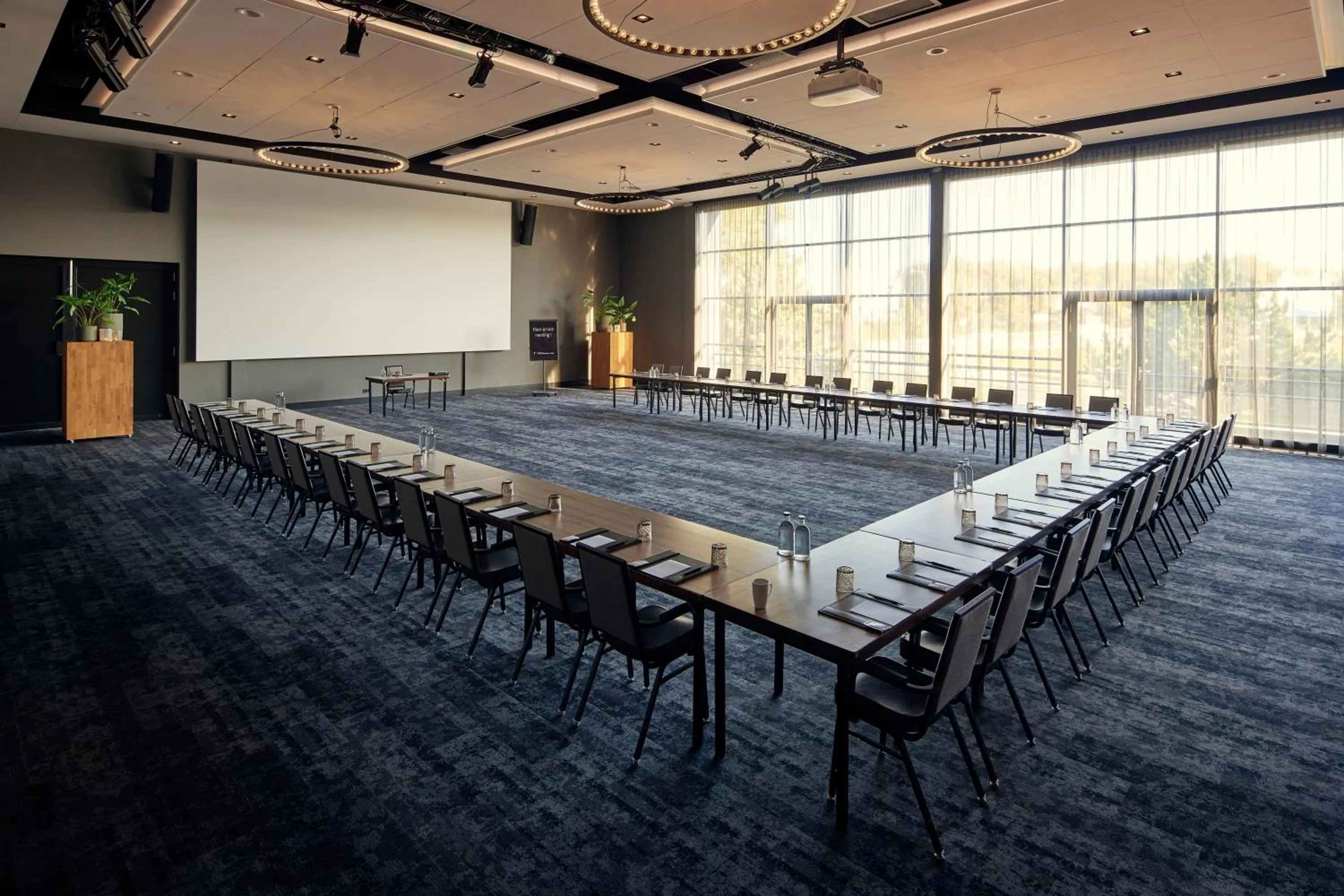 Business facilities in Van der Valk Hotel Sassenheim - Leiden