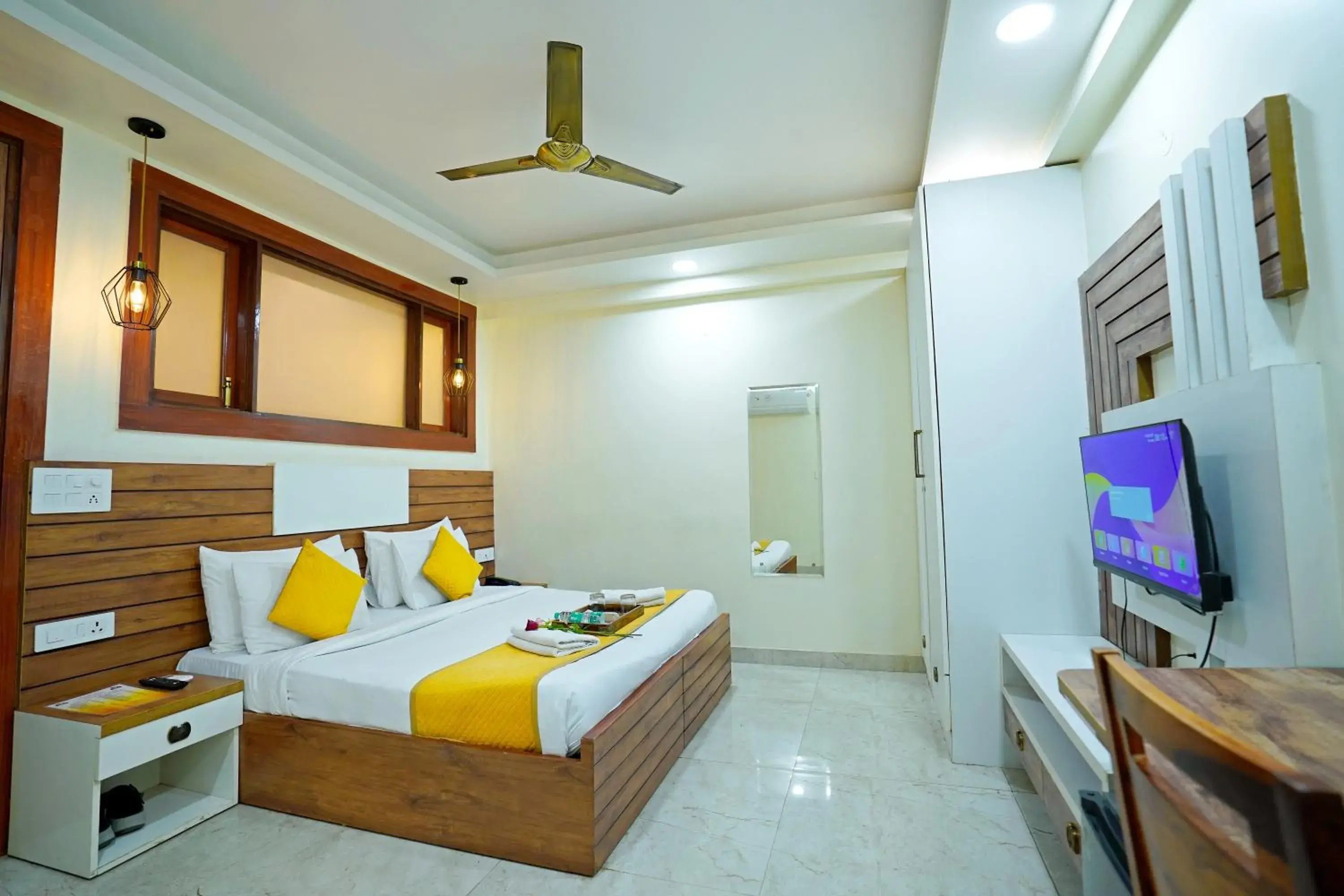 Bedroom, Bed in Hotel Maharaja Palace Boutique Hotels Near Medanta Medicity Gurgaon Bedroom, Bed in Hotel Maharaja Palace Boutique Hotels Near Medanta Medicity Gurgaon