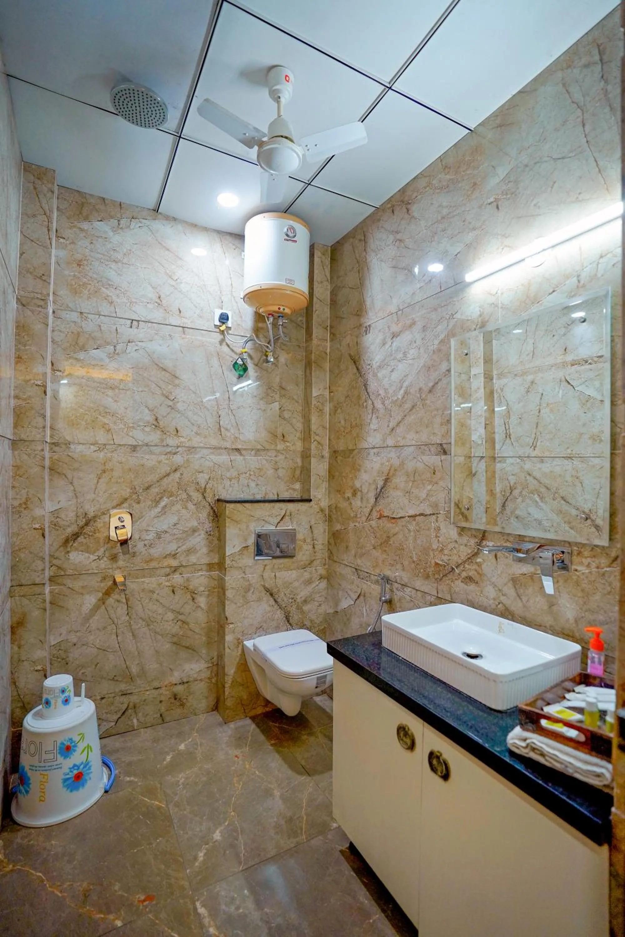 Bathroom in Hotel Maharaja Palace Boutique Hotels Near Medanta Medicity Gurgaon