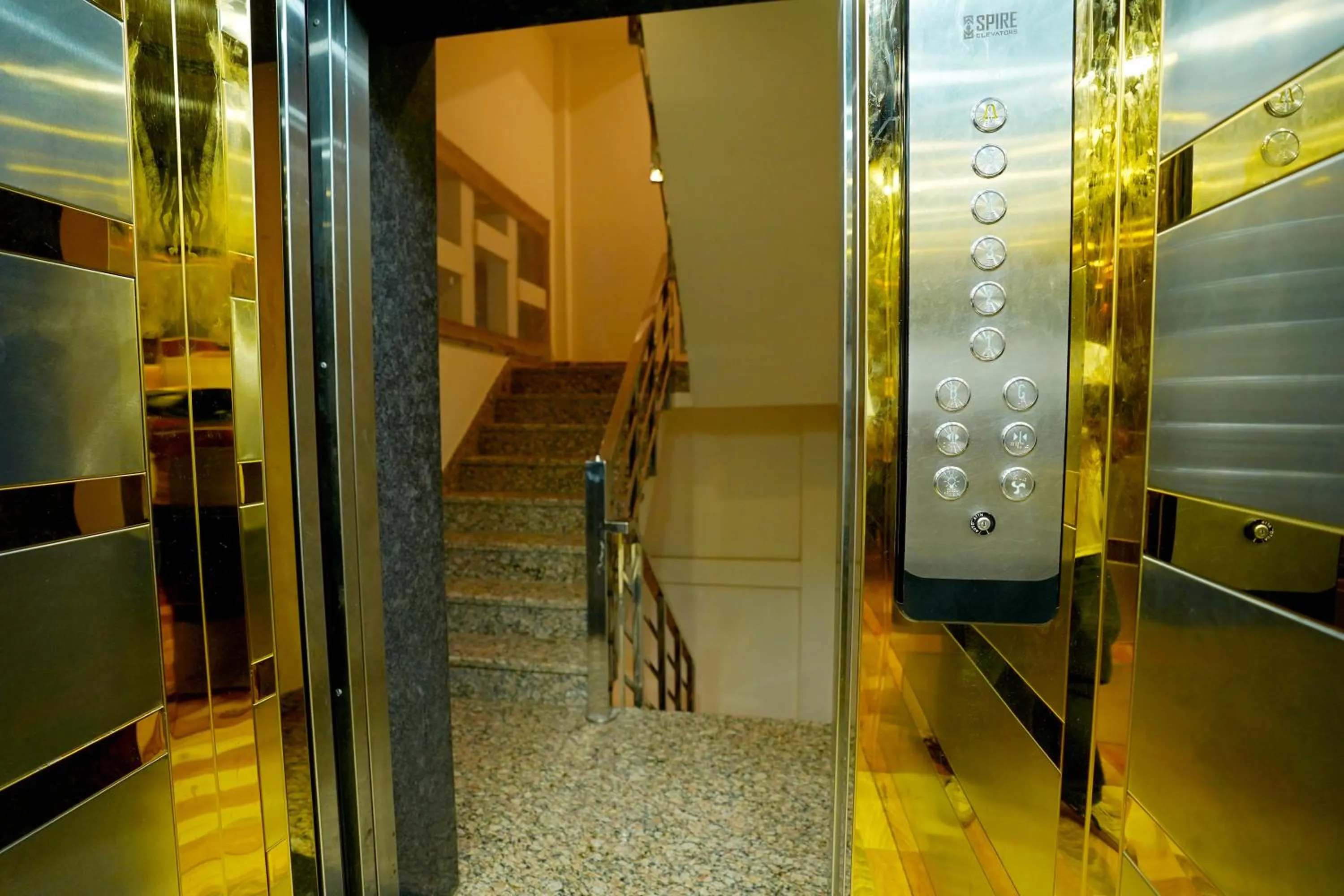 Lobby or reception in Hotel Maharaja Palace Boutique Hotels Near Medanta Medicity Gurgaon