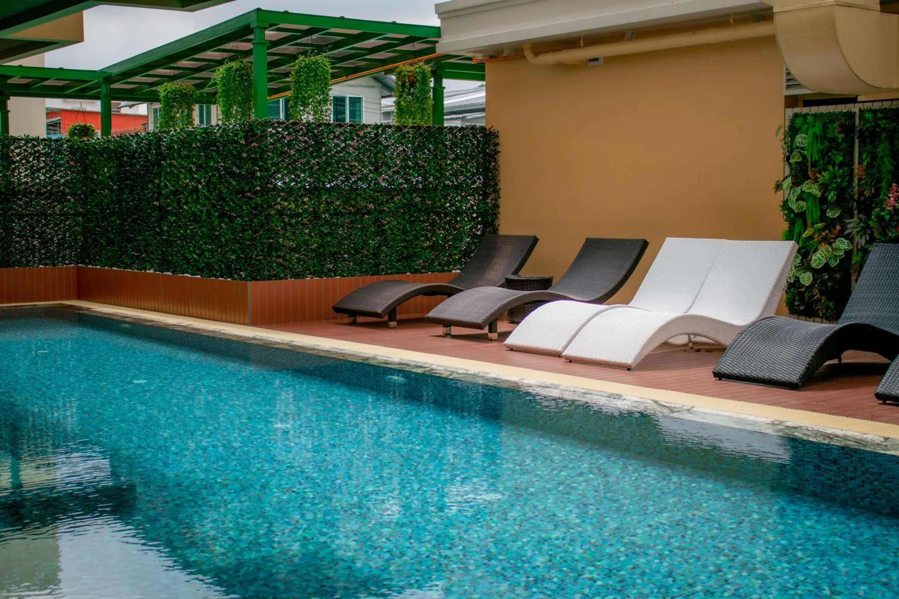 Pool view in Siri Ratchadamnoen Bangkok Hotel