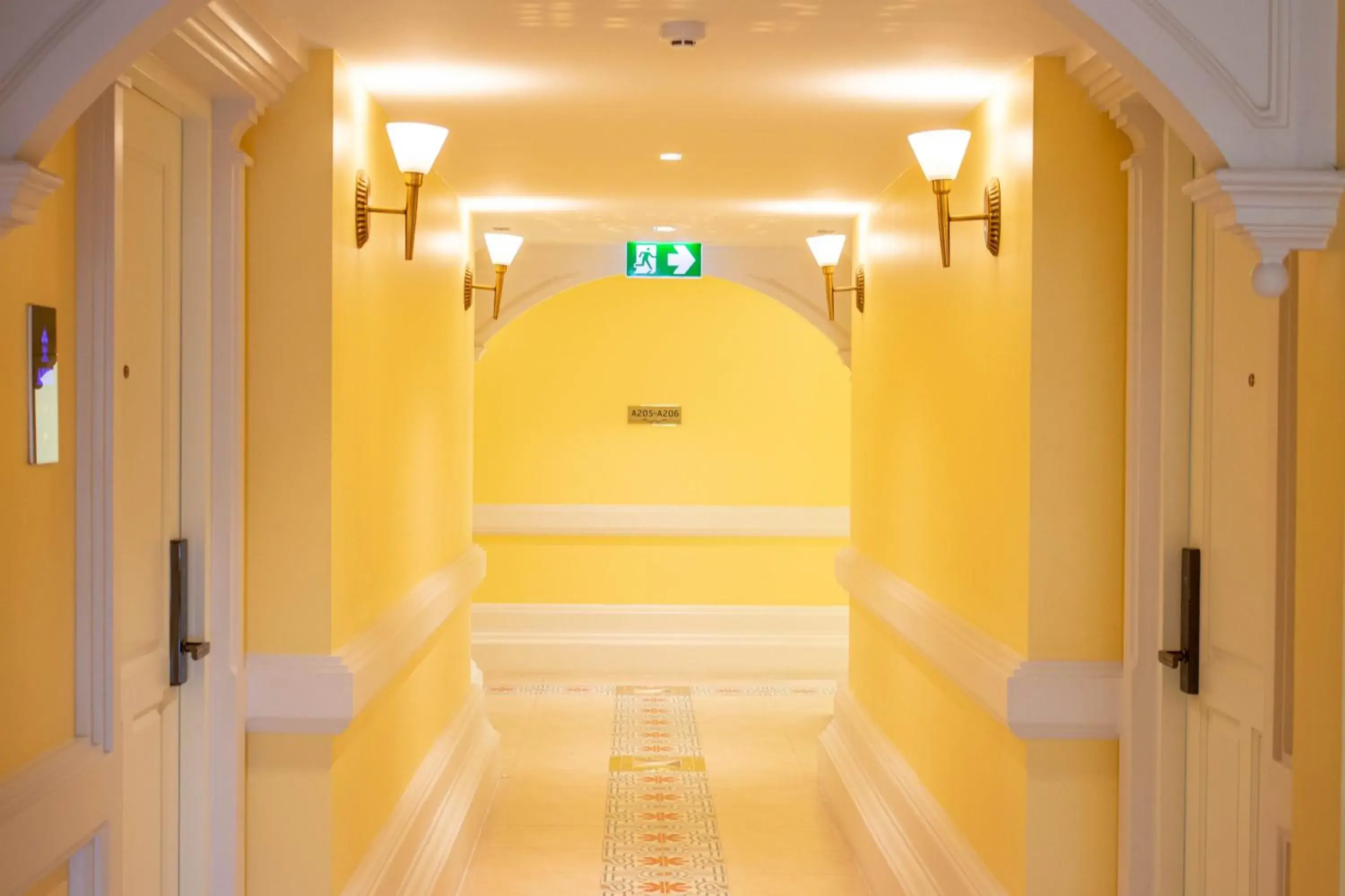 Property building in Siri Ratchadamnoen Bangkok Hotel Property building in Siri Ratchadamnoen Bangkok Hotel