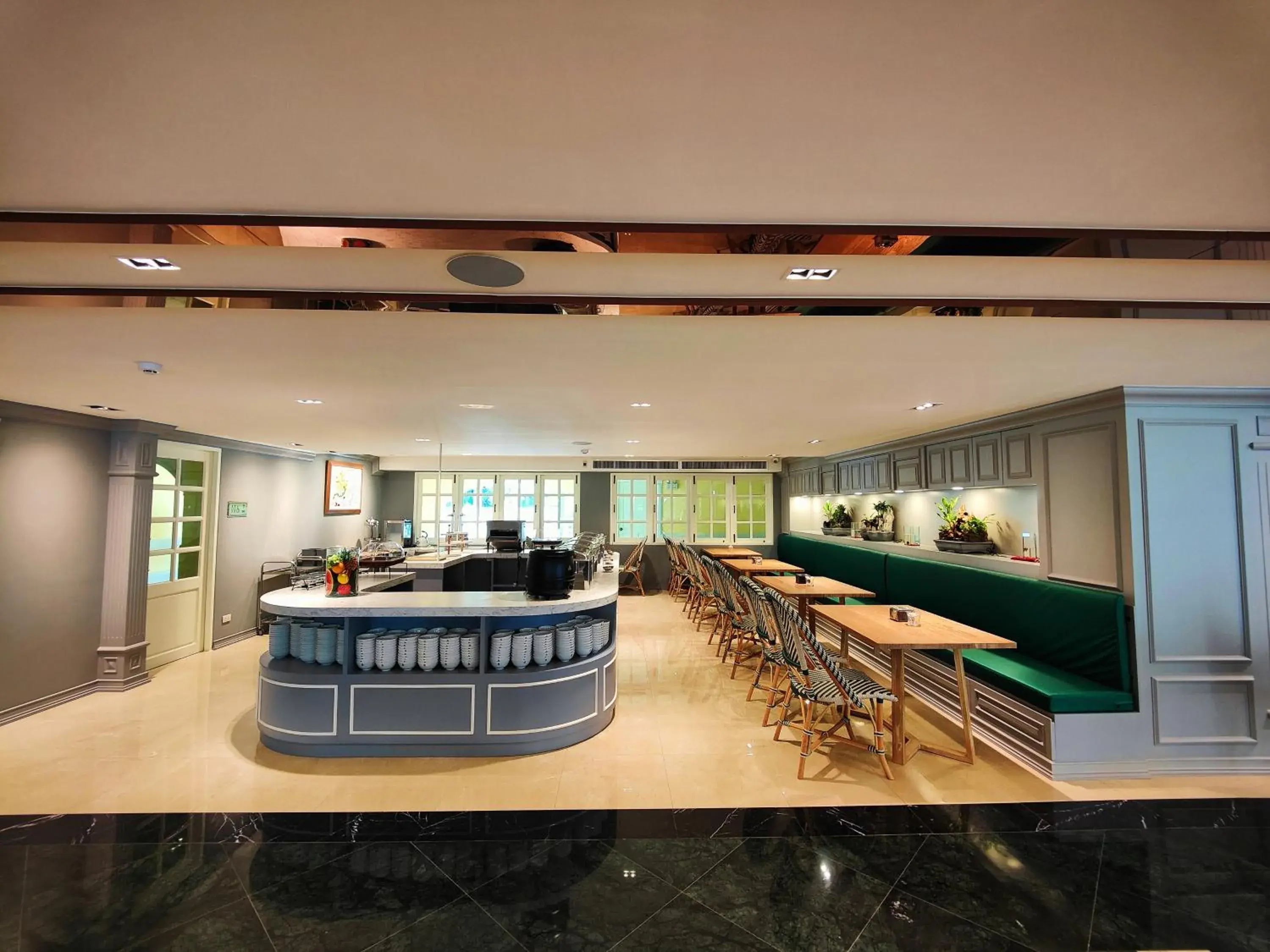 Restaurant/places to eat in Siri Ratchadamnoen Bangkok Hotel Restaurant/places to eat in Siri Ratchadamnoen Bangkok Hotel