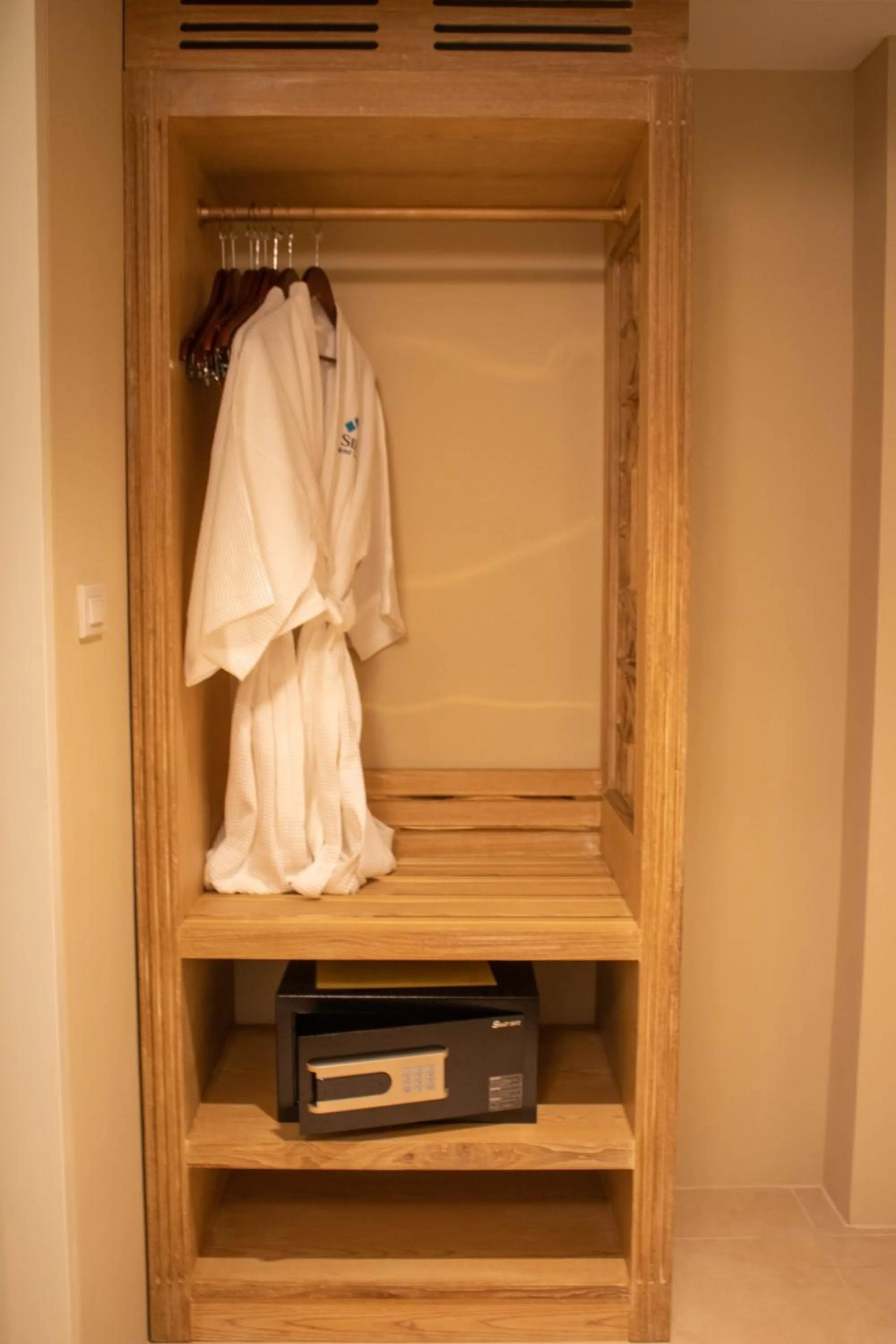 safe in Siri Ratchadamnoen Bangkok Hotel