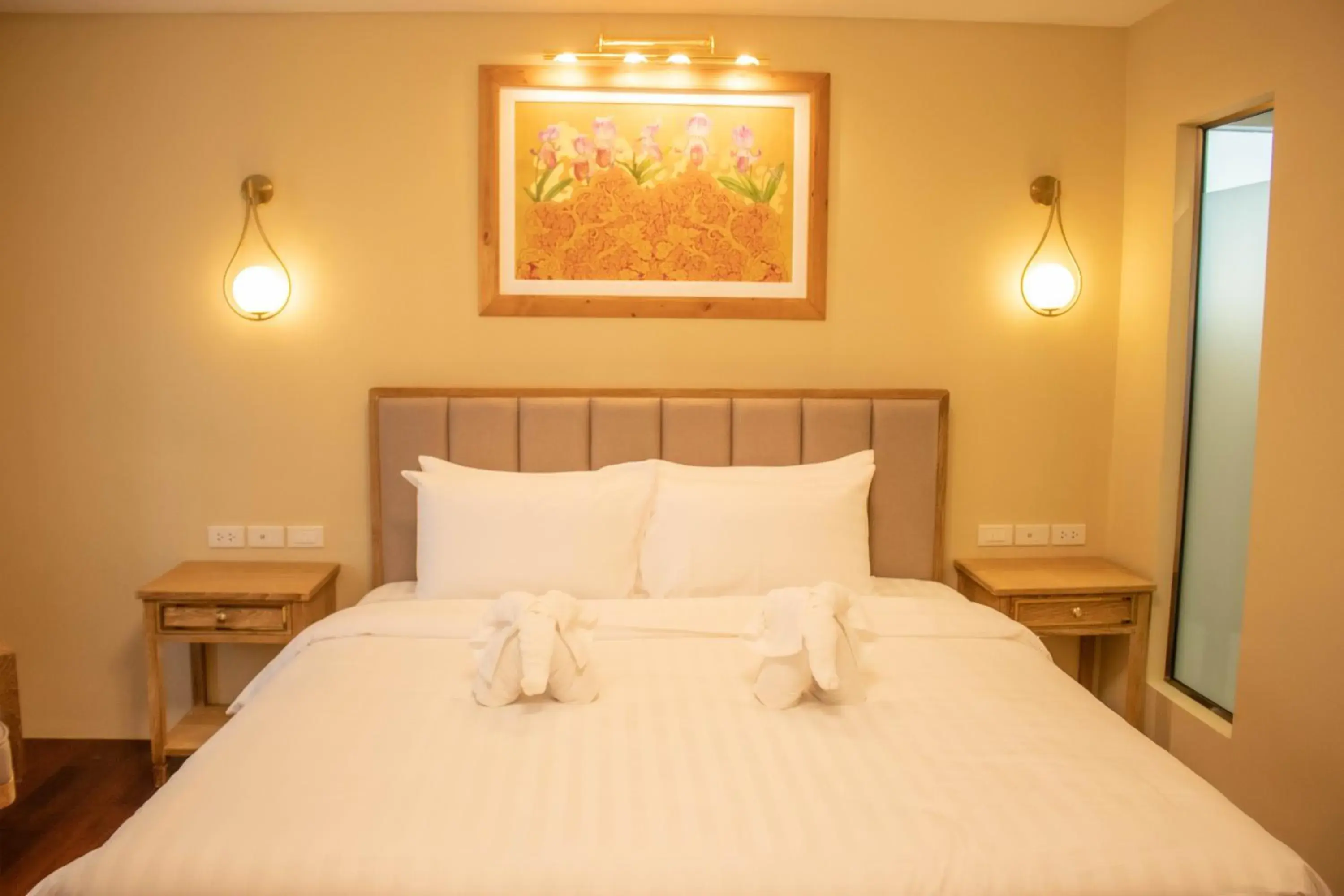 Bed in Siri Ratchadamnoen Bangkok Hotel Bed in Siri Ratchadamnoen Bangkok Hotel