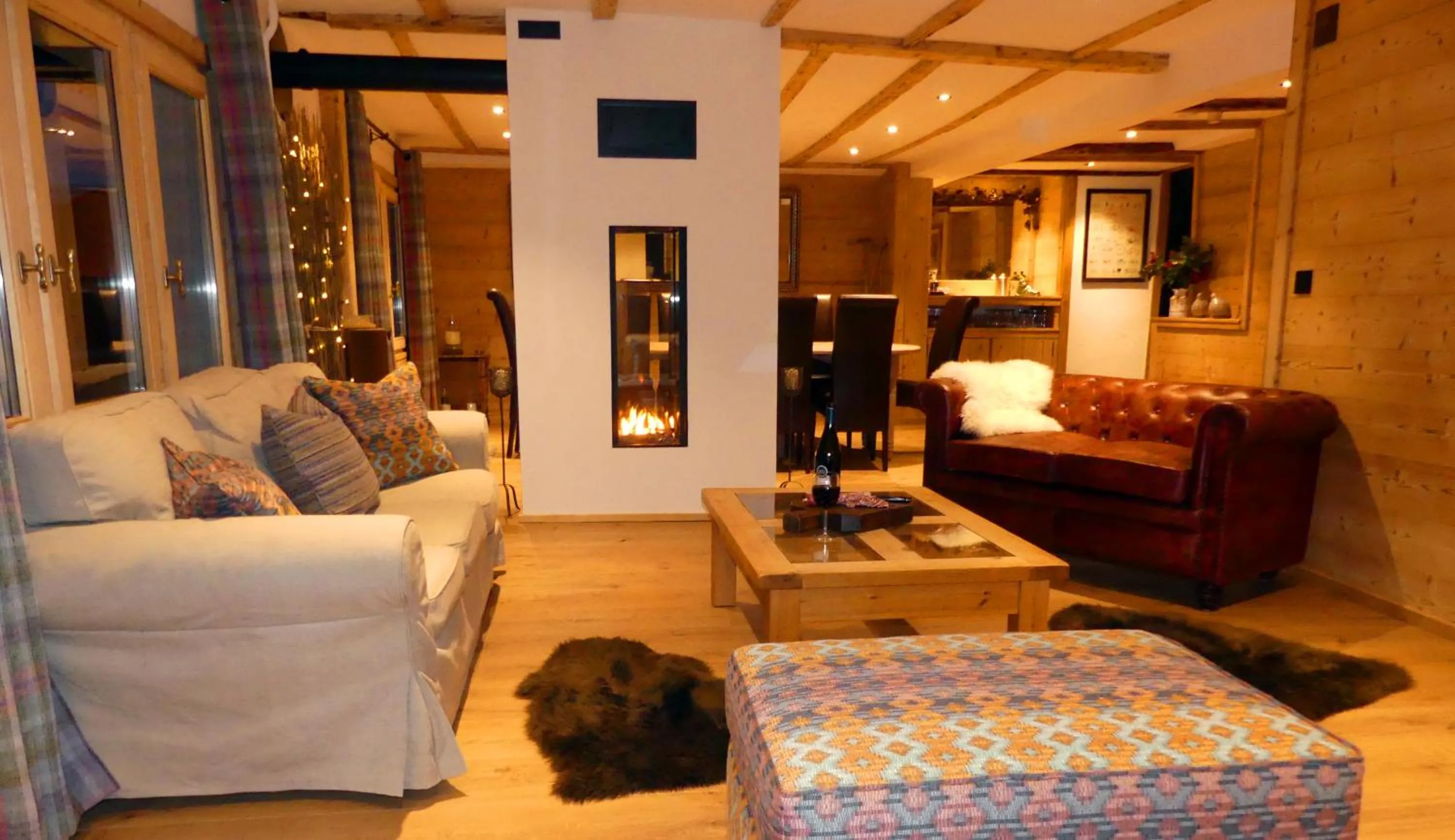 Living room in La Chaumiere - Luxury Traditional Chalet, Châtel