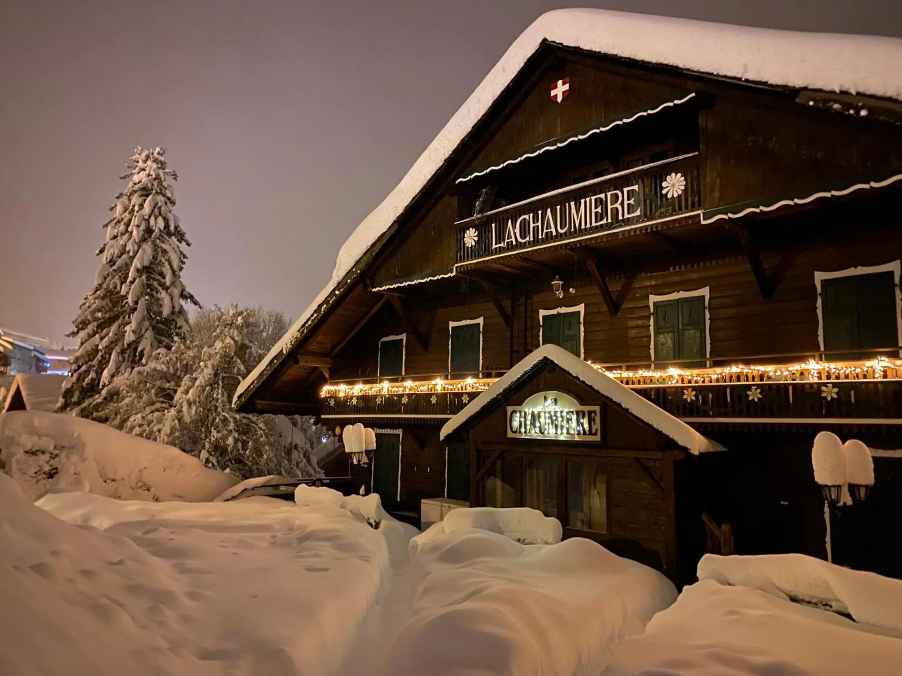 Property building in La Chaumiere - Luxury Traditional Chalet, Châtel