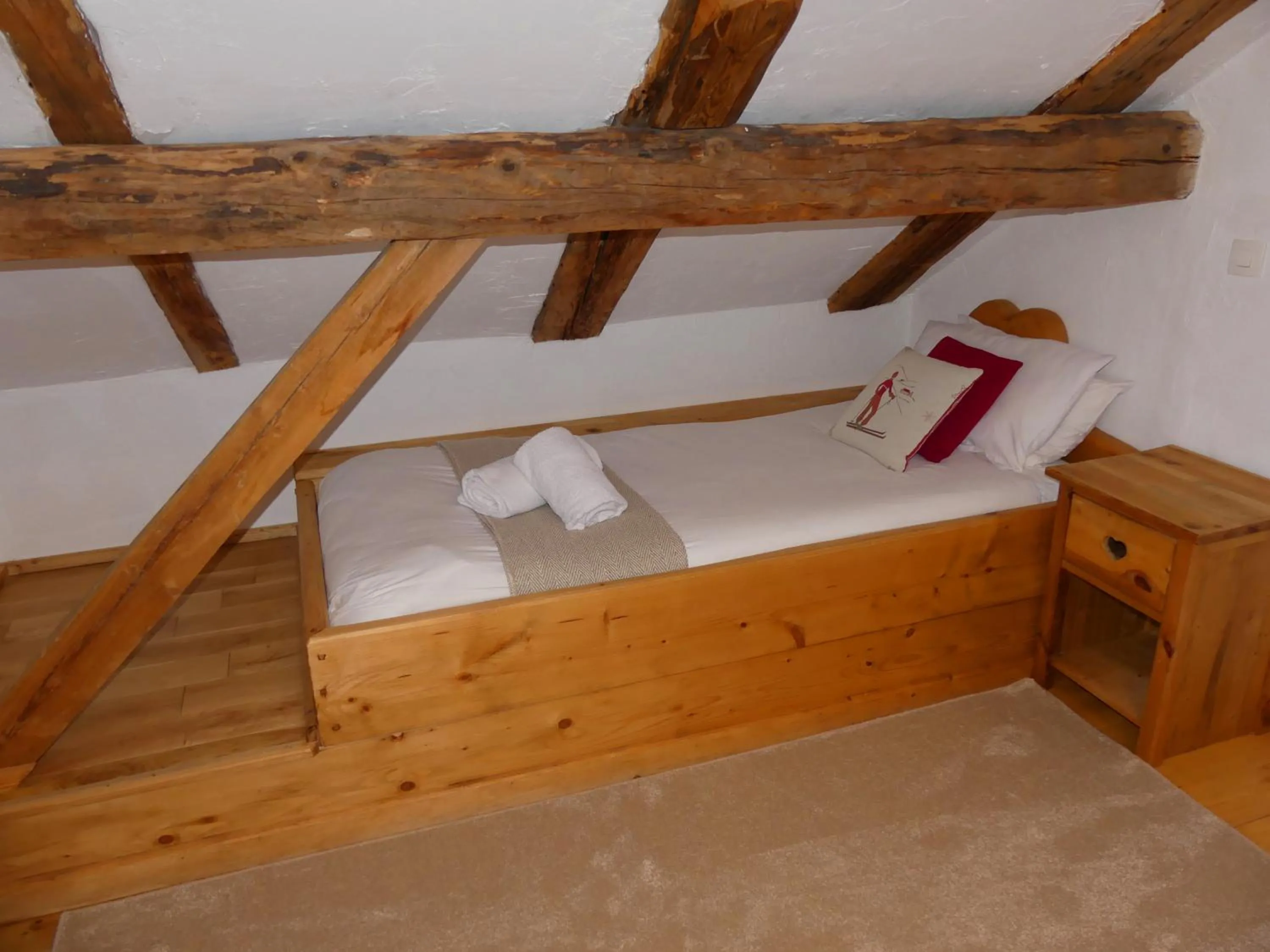 towels in La Chaumiere - Luxury Traditional Chalet, Châtel