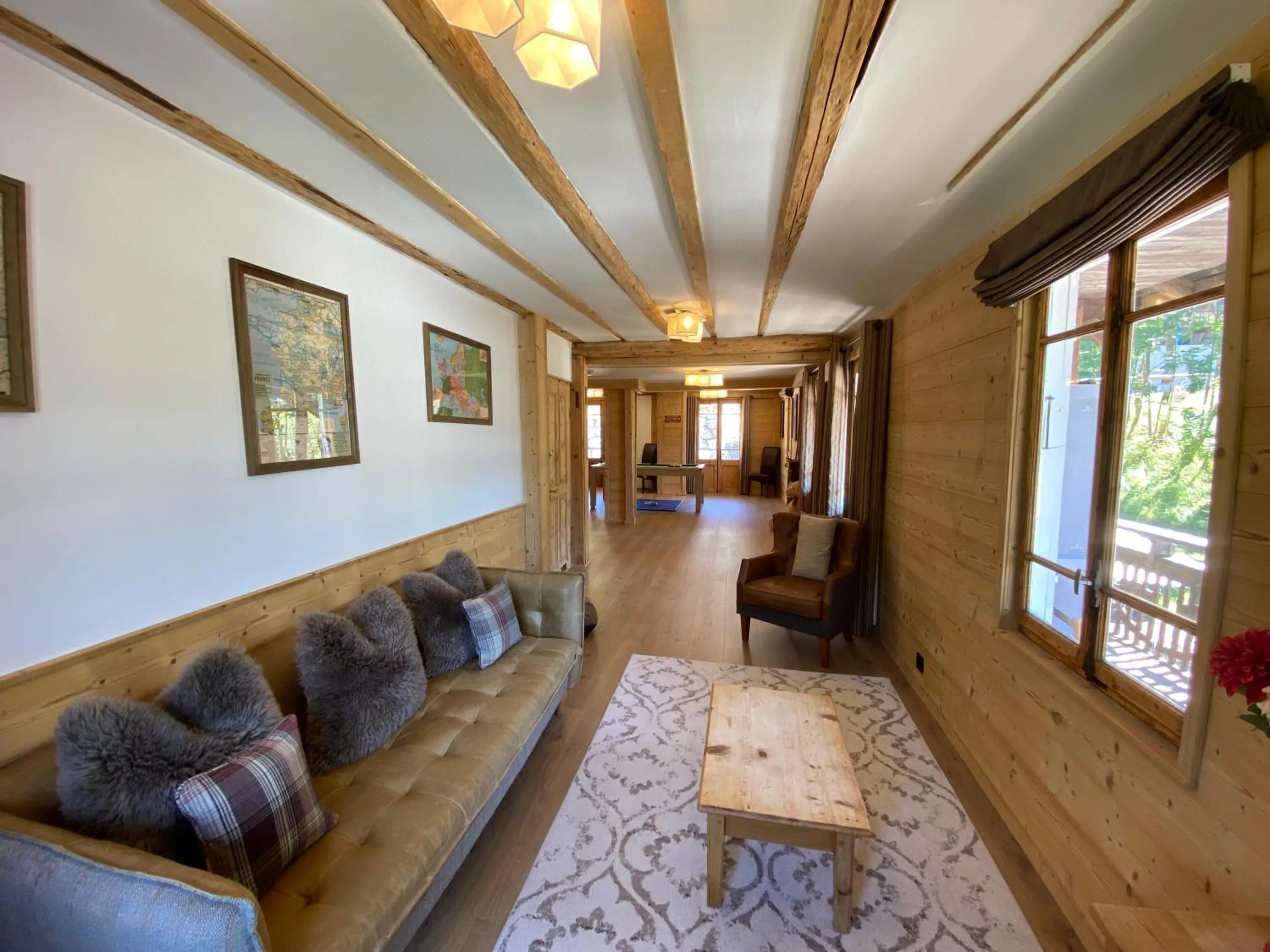 TV and multimedia in La Chaumiere - Luxury Traditional Chalet, Châtel