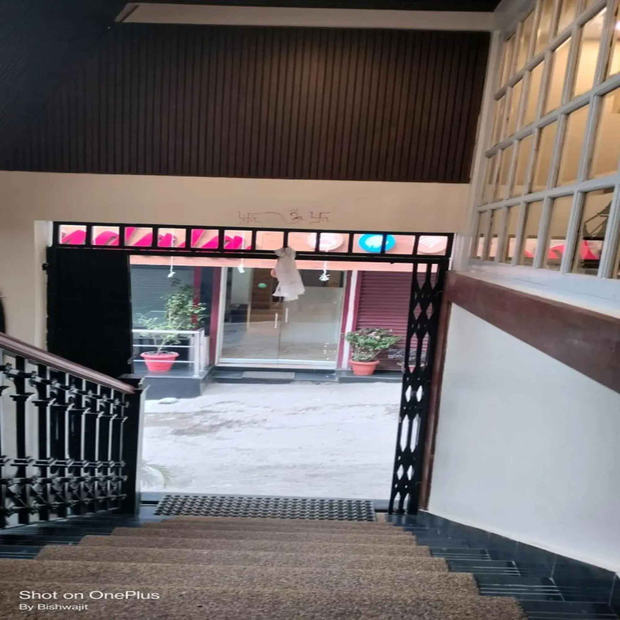 Property building in Hotel Raj Ville - Darjeeling Hotel Near Mall Road Property building in Hotel Raj Ville - Darjeeling Hotel Near Mall Road