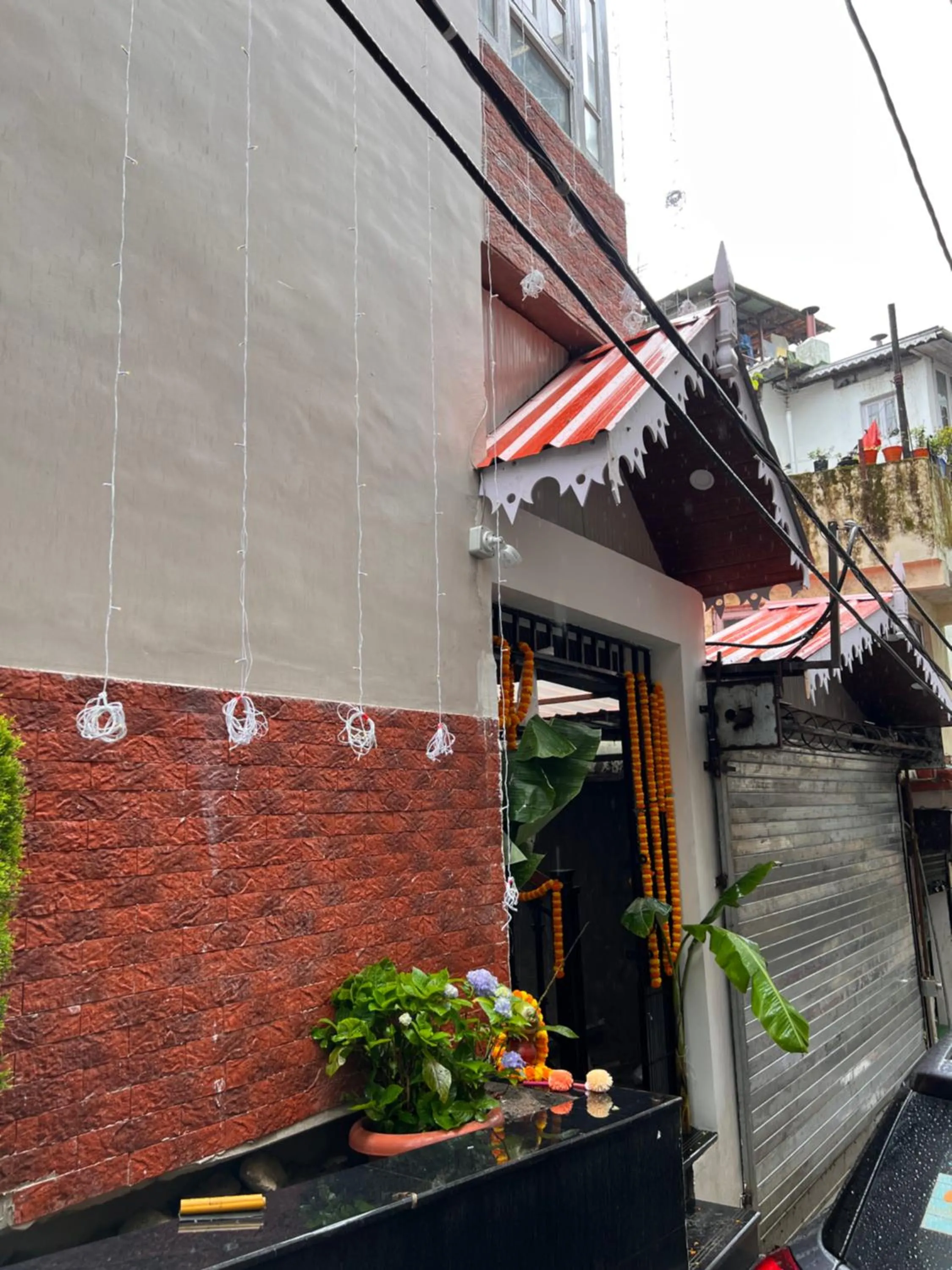 Property building in Hotel Raj Ville - Darjeeling Hotel Near Mall Road